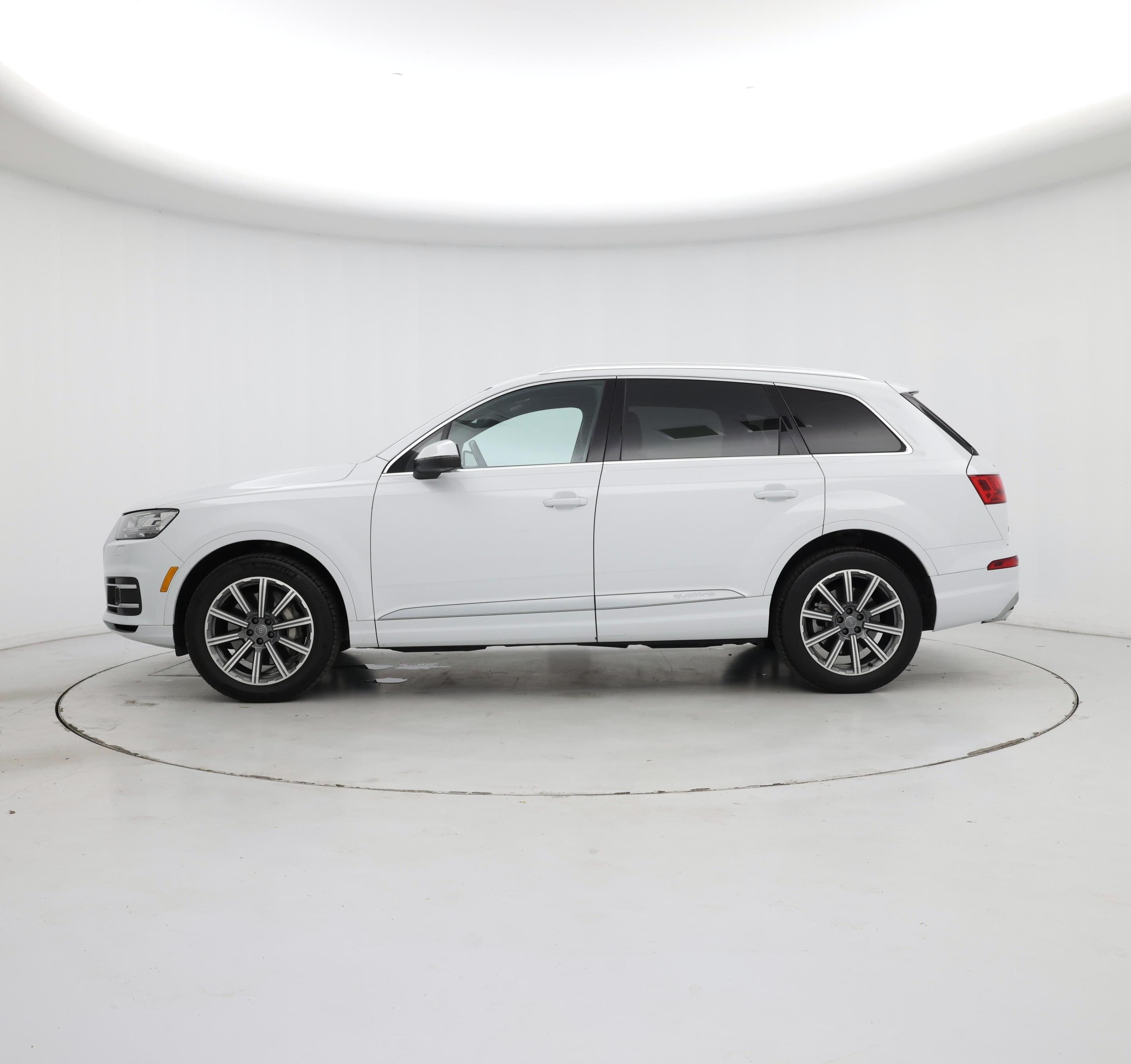 Thumbnail: 2018 Audi Q7 - 3
