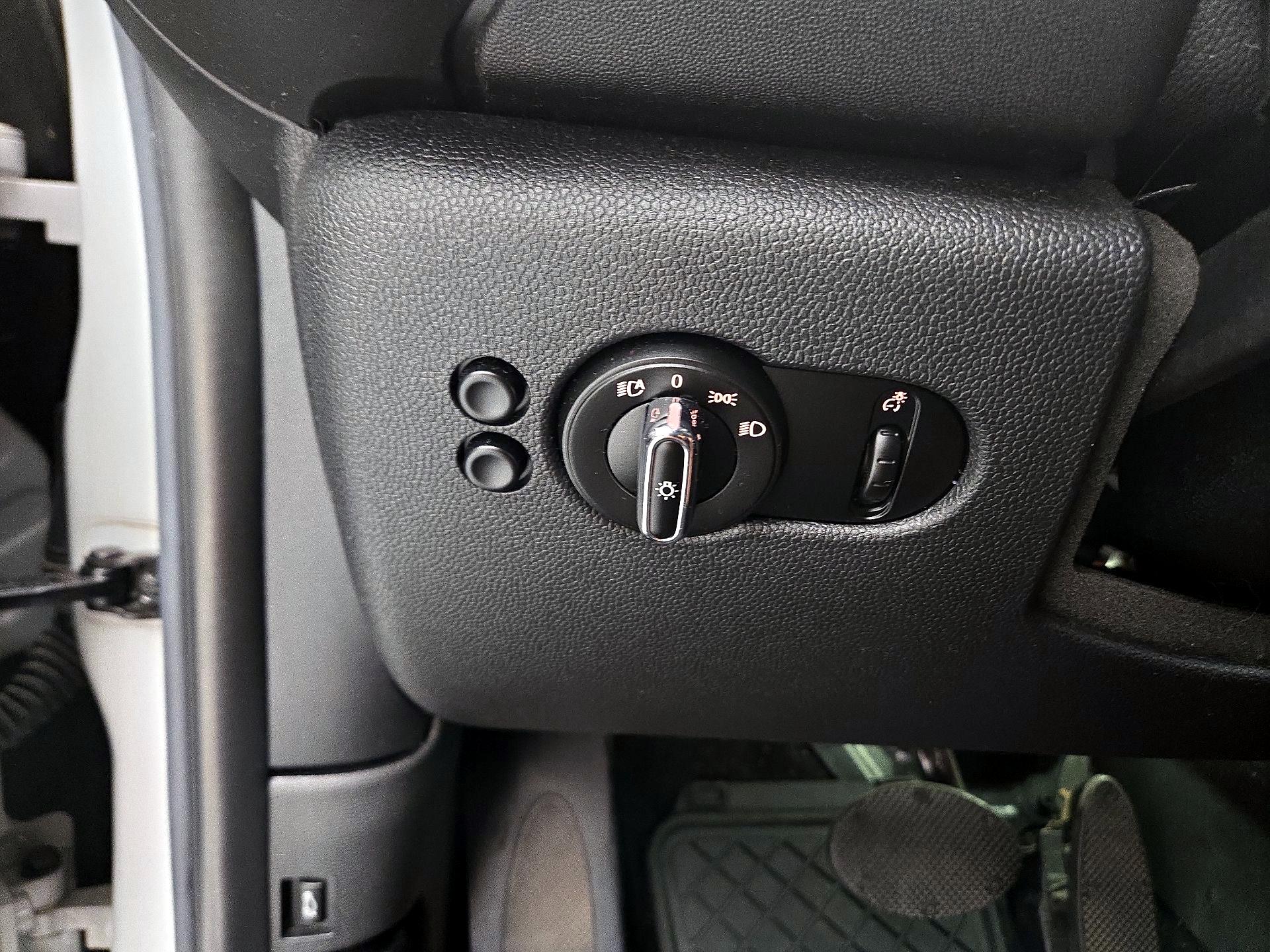 Thumbnail: 2019 MINI Cooper Hardtop - 13