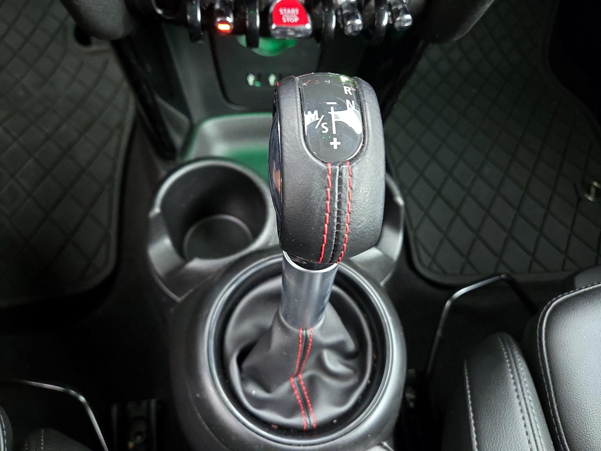 Thumbnail: 2019 MINI Cooper Hardtop - 18