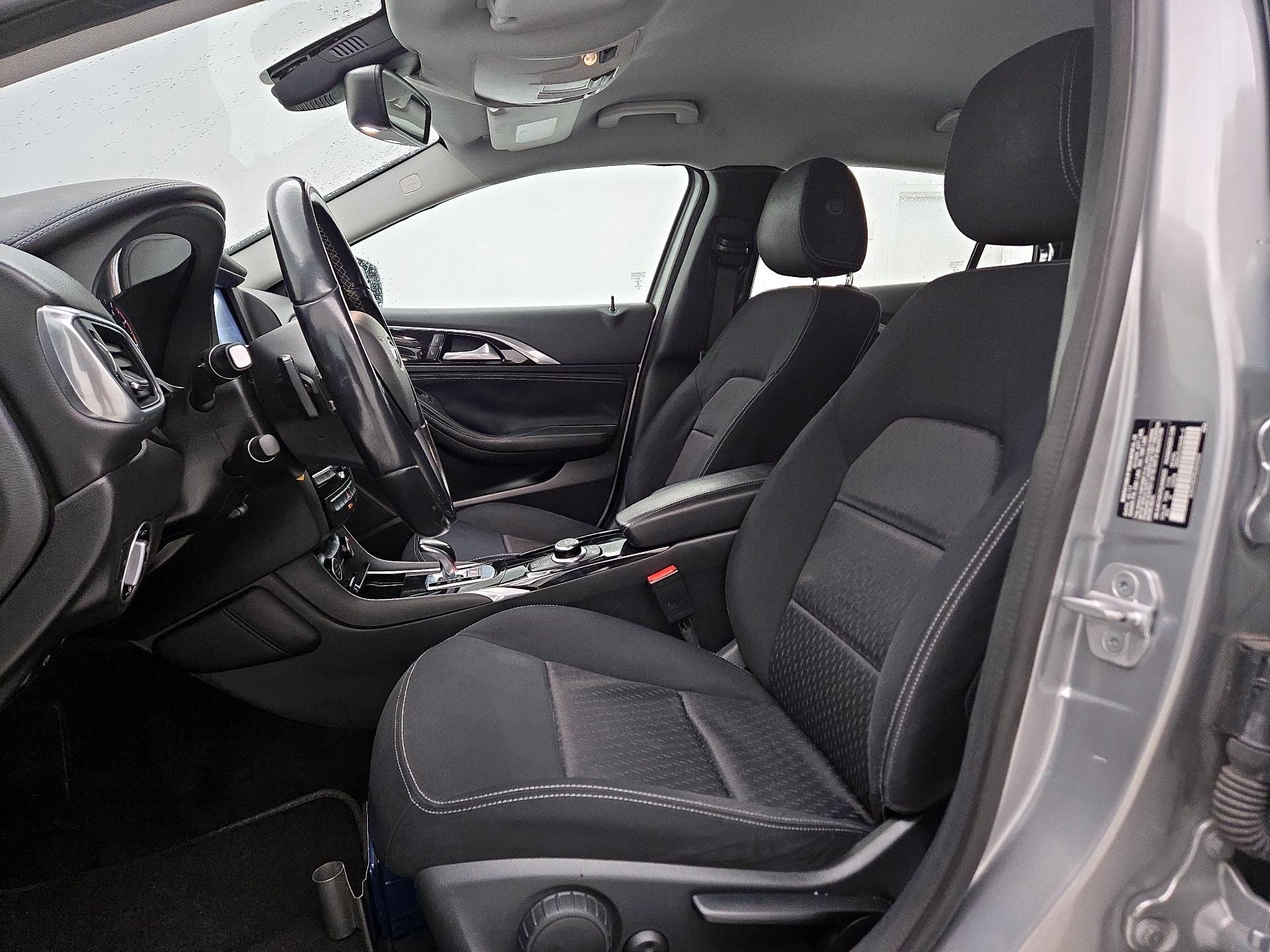 Thumbnail: 2018 INFINITI QX30 - 11