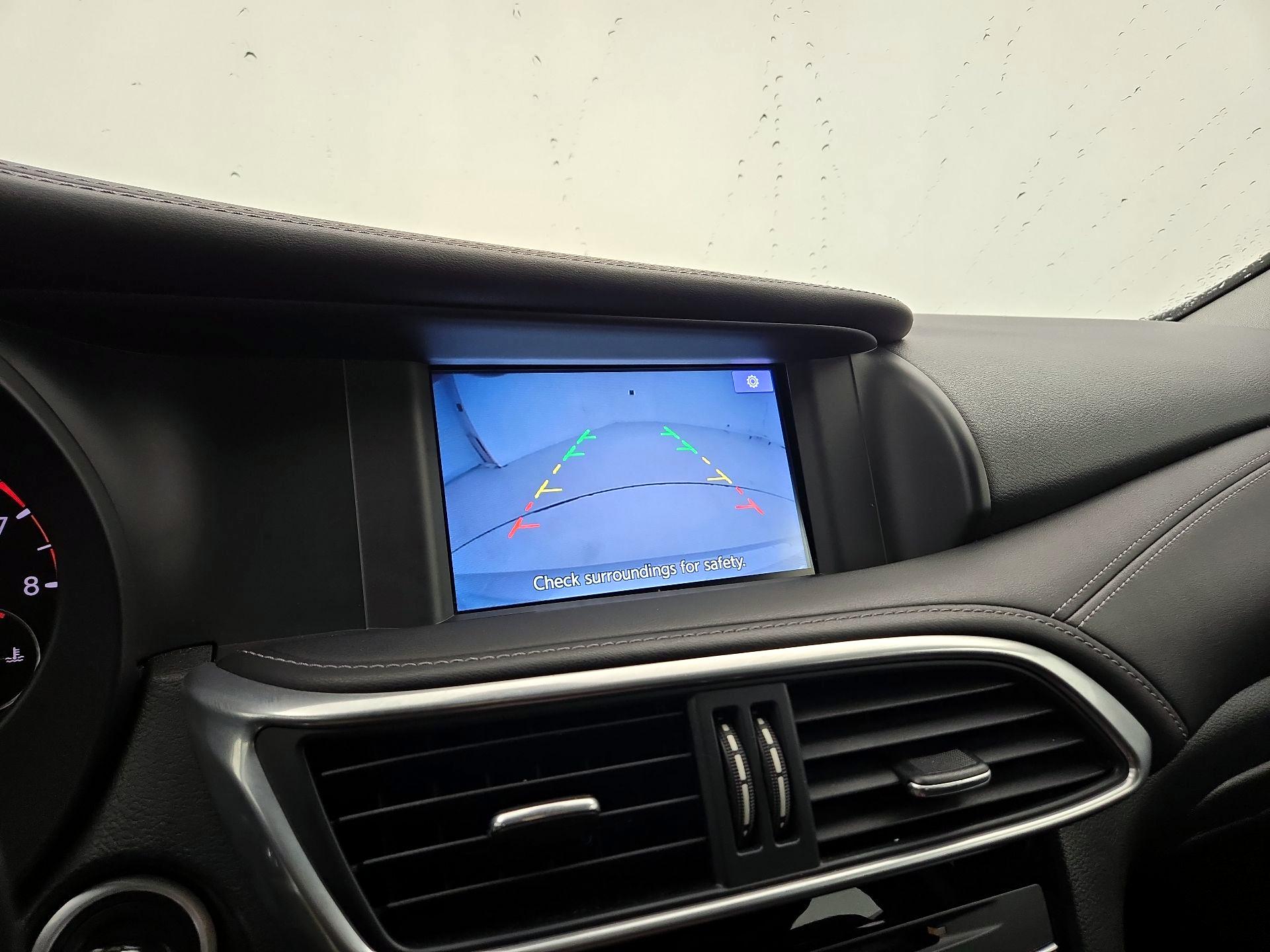 Thumbnail: 2018 INFINITI QX30 - 14