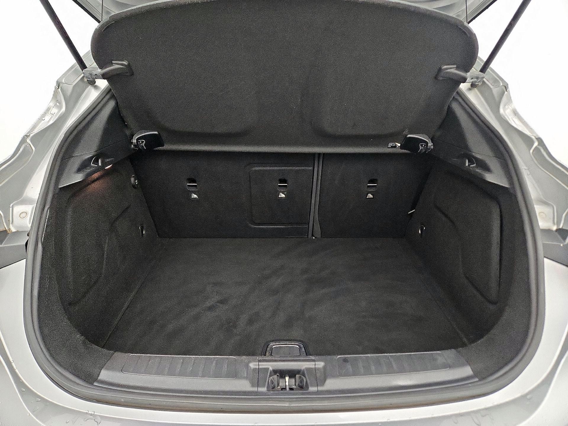 Thumbnail: 2018 INFINITI QX30 - 20