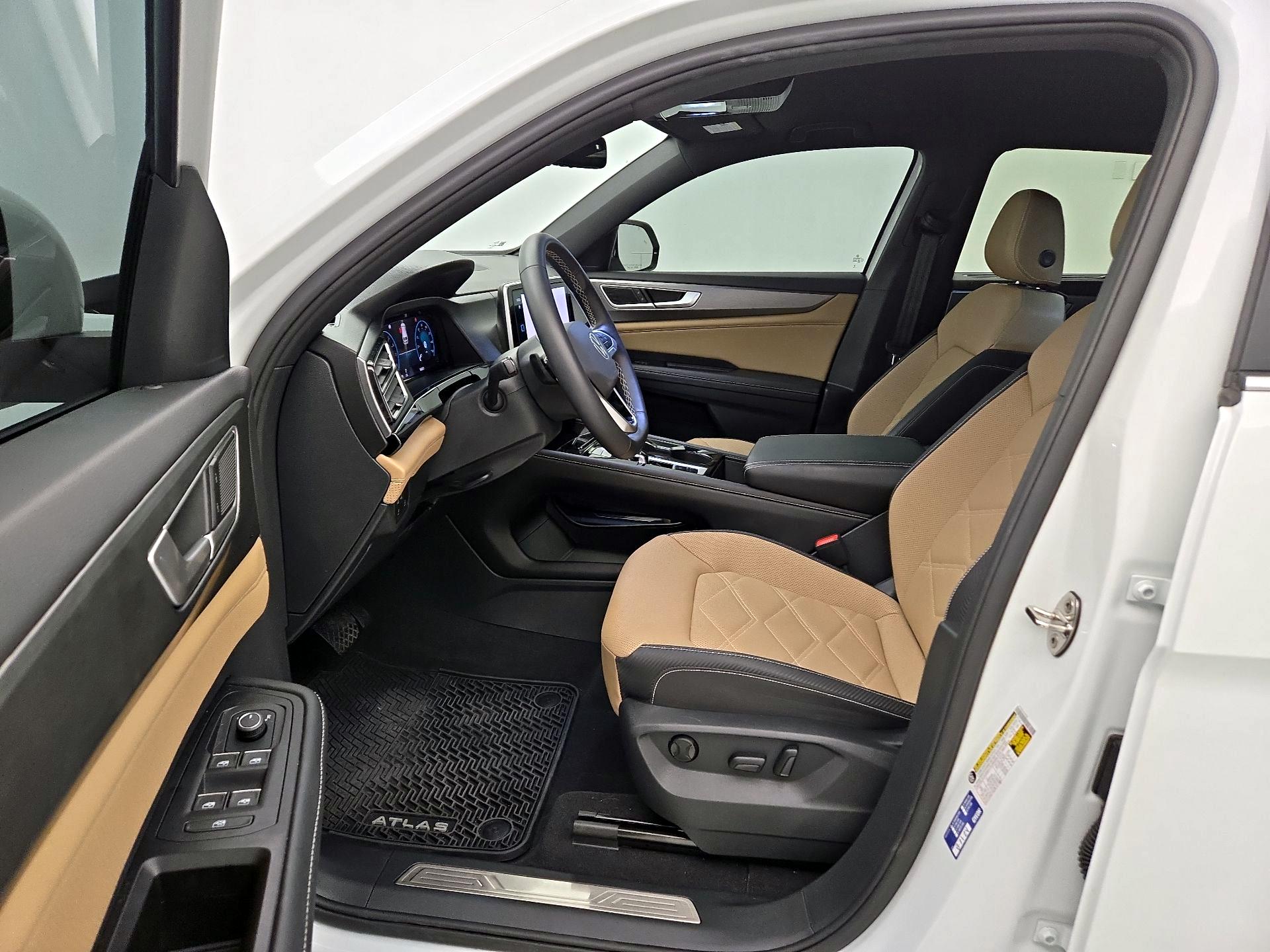 Thumbnail: 2024 Volkswagen Atlas - 11