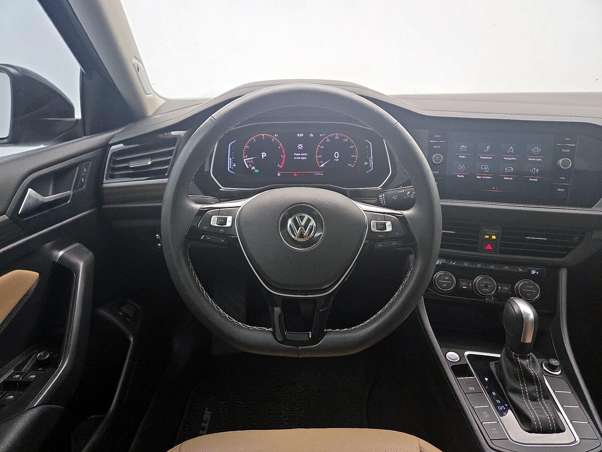 Thumbnail: 2021 Volkswagen Jetta - 10