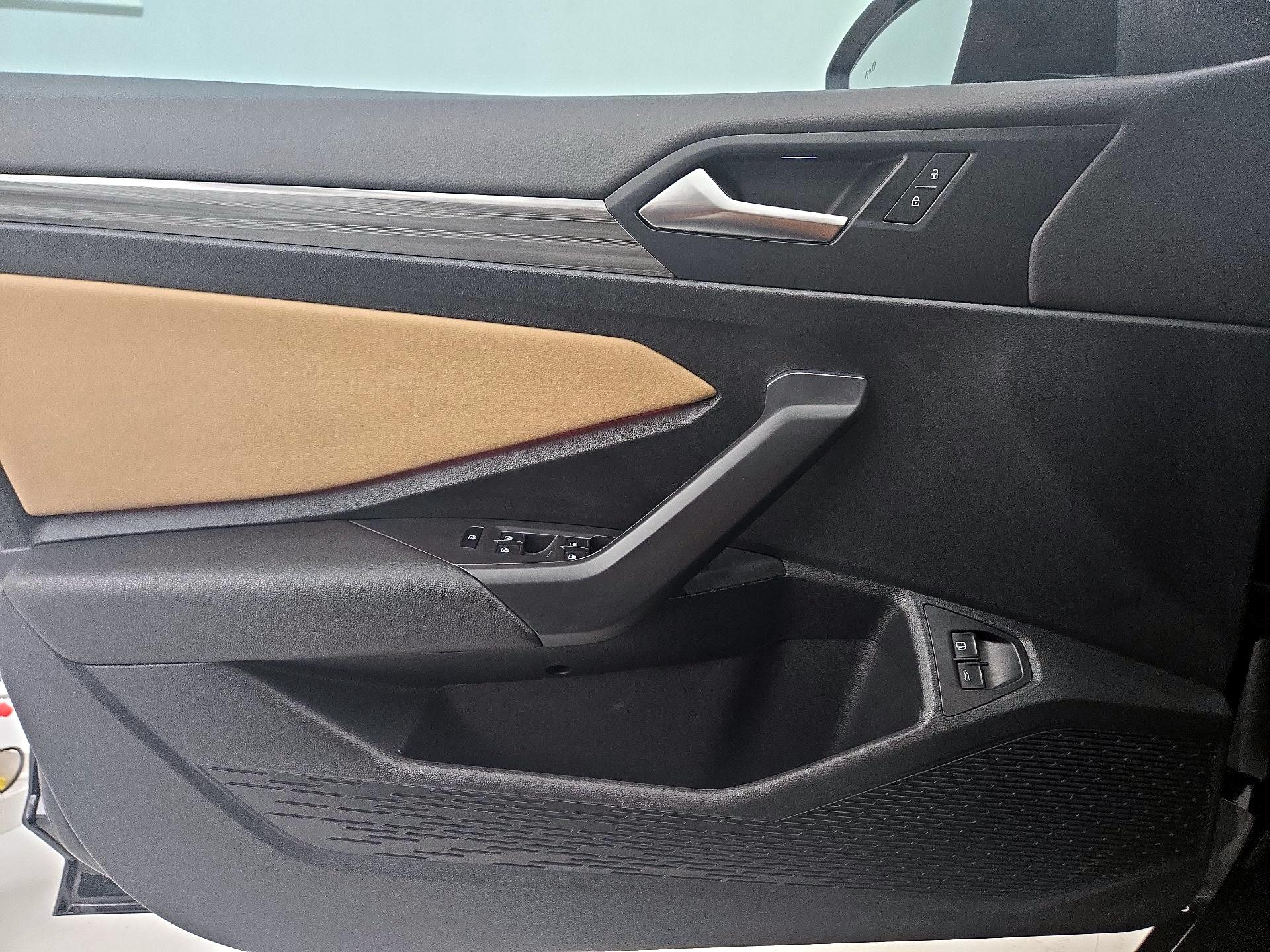 Thumbnail: 2021 Volkswagen Jetta - 12