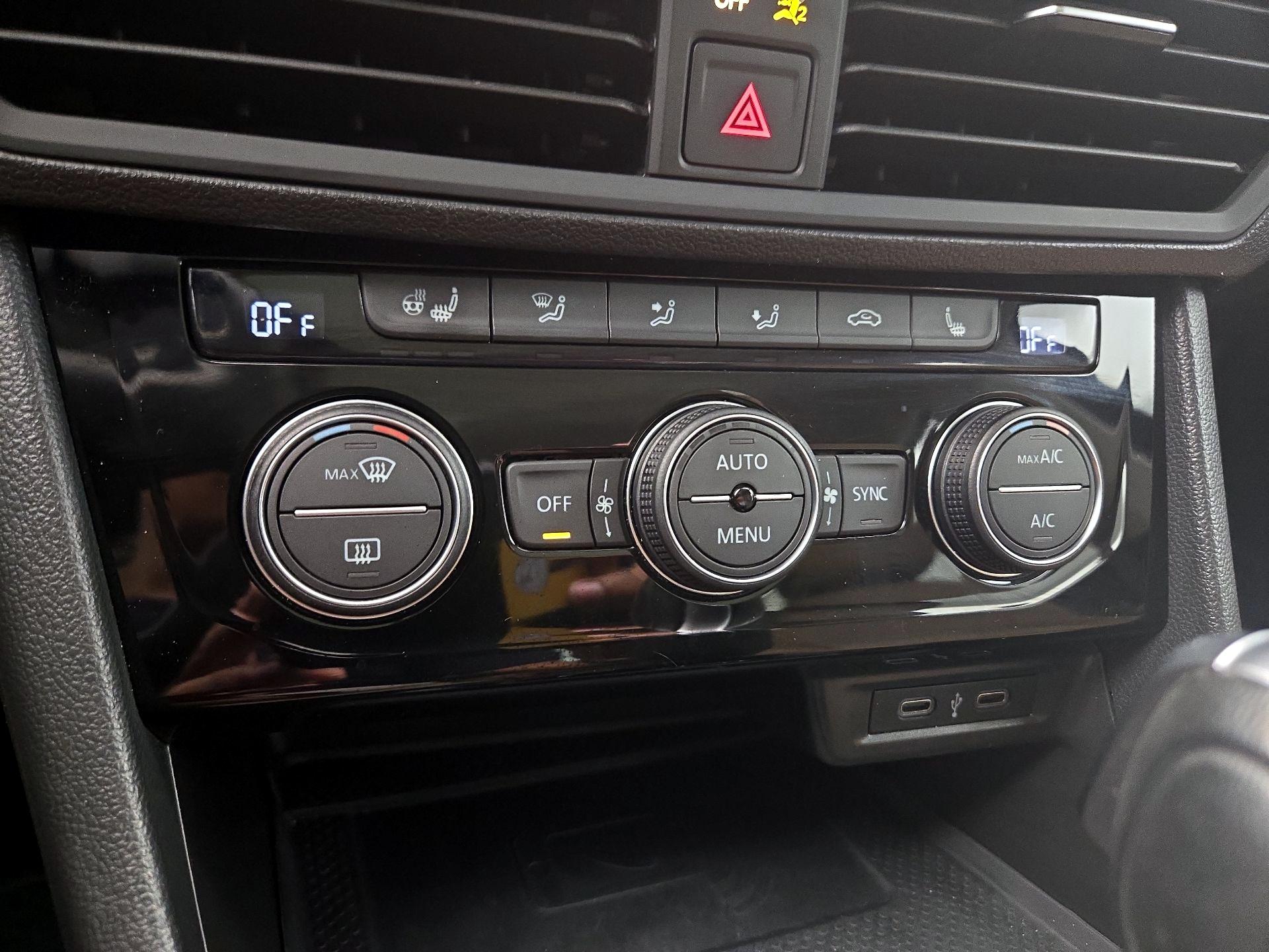 Thumbnail: 2021 Volkswagen Jetta - 16