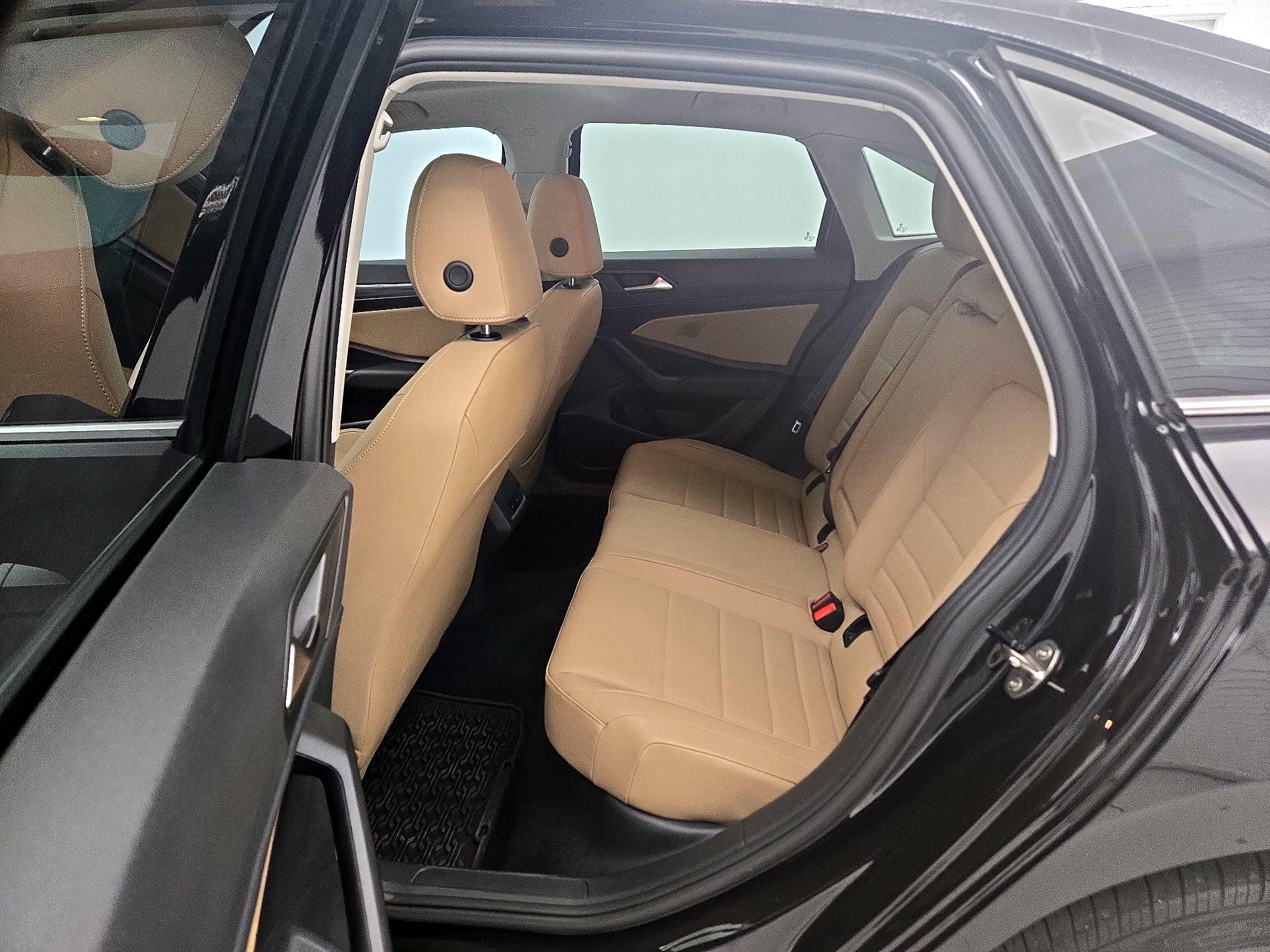 Thumbnail: 2021 Volkswagen Jetta - 20
