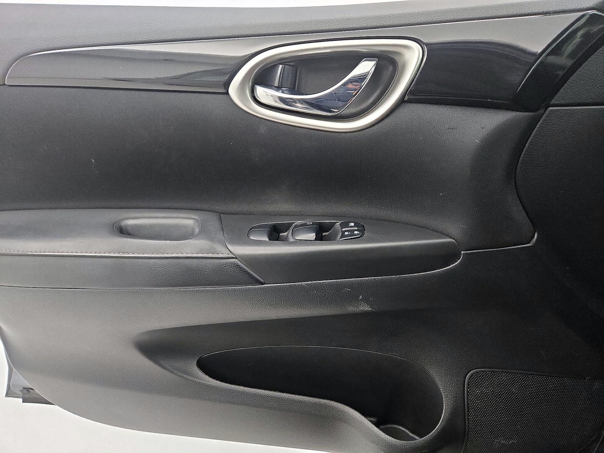 Thumbnail: 2019 Nissan Sentra - 12