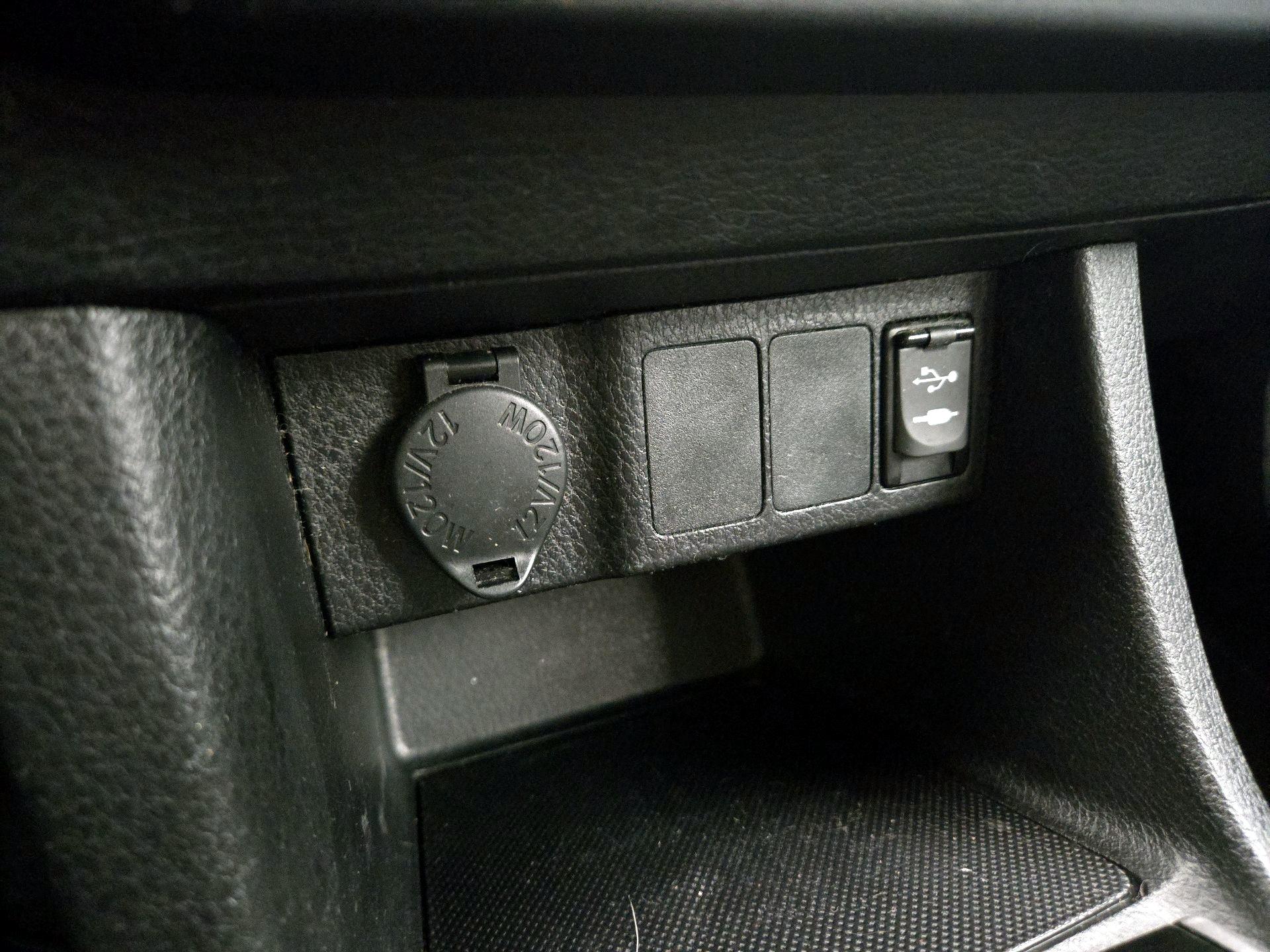 Thumbnail: 2016 Toyota Corolla - 18