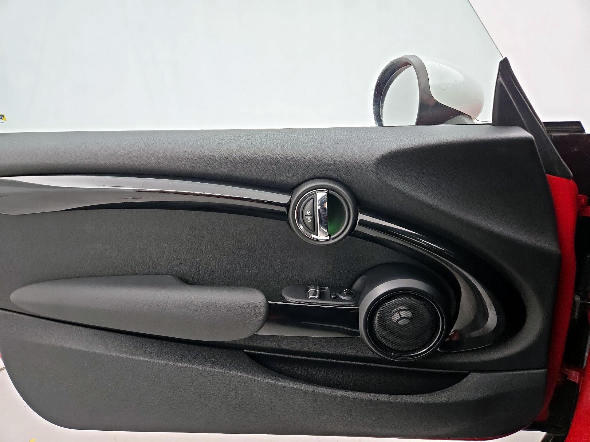 Thumbnail: 2016 MINI Cooper Hardtop - 12