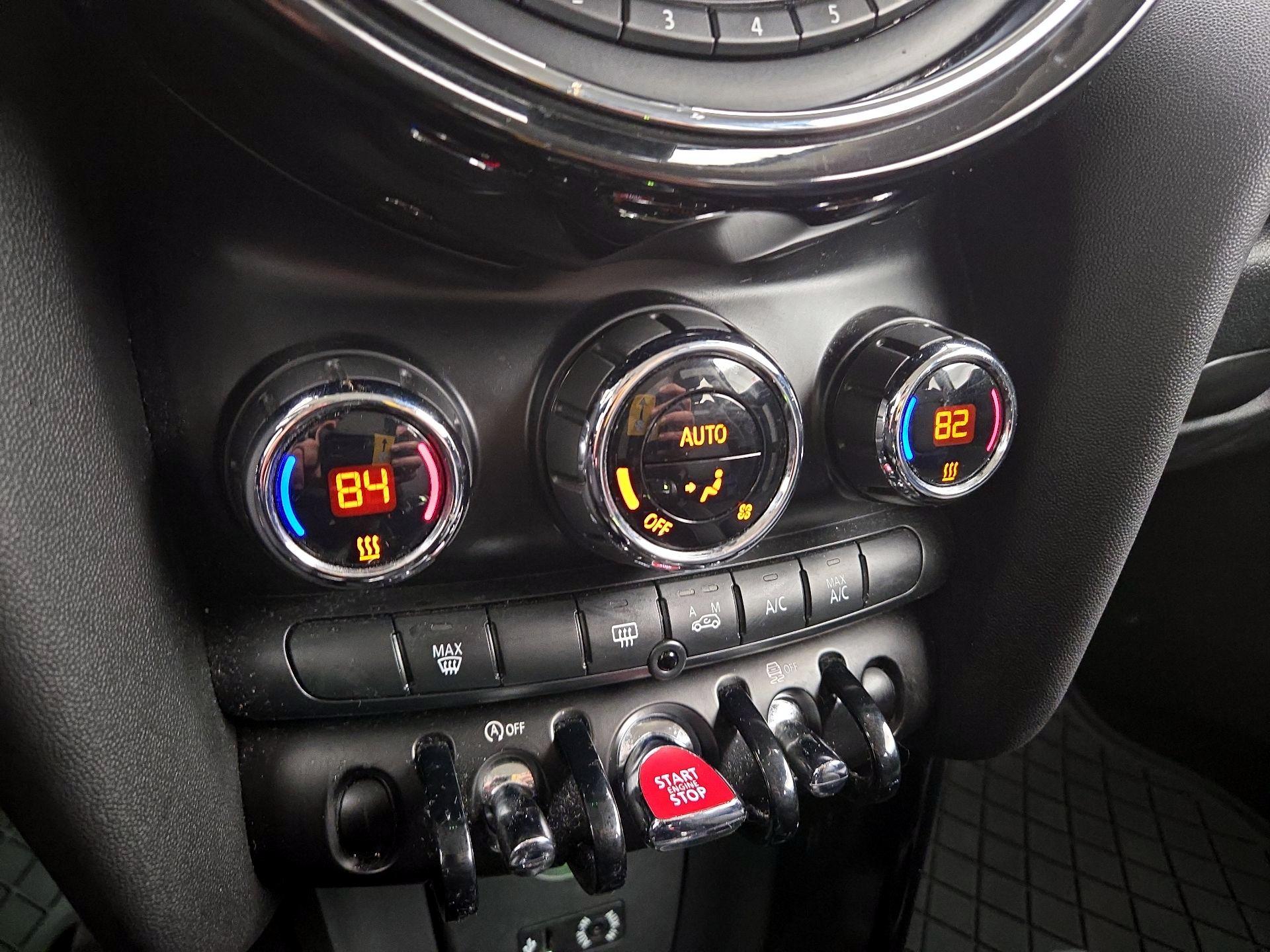 Thumbnail: 2016 MINI Cooper Hardtop - 16