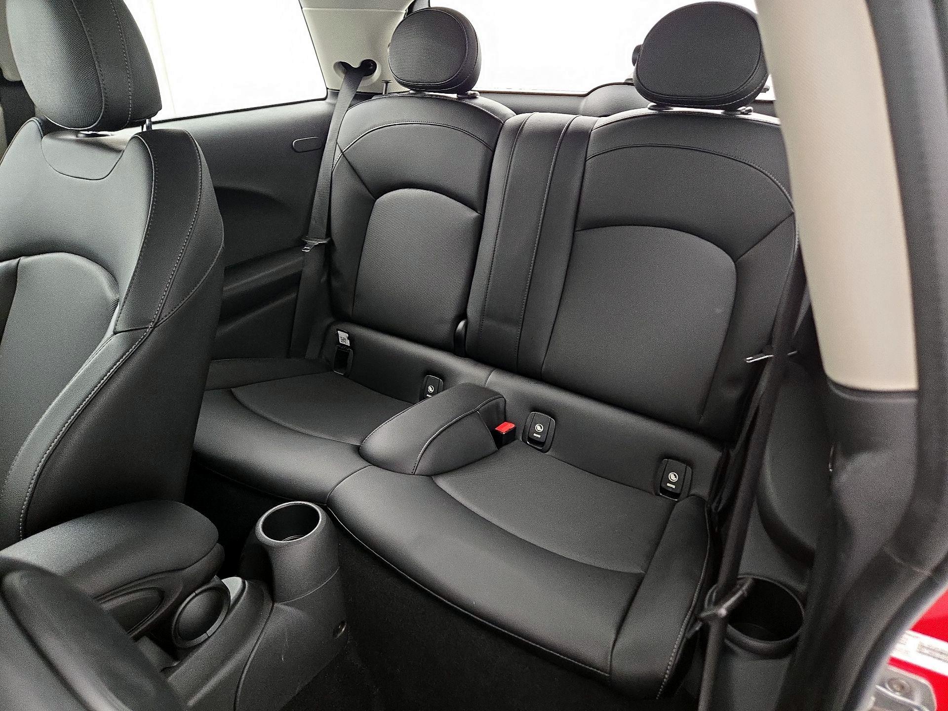 Thumbnail: 2016 MINI Cooper Hardtop - 19