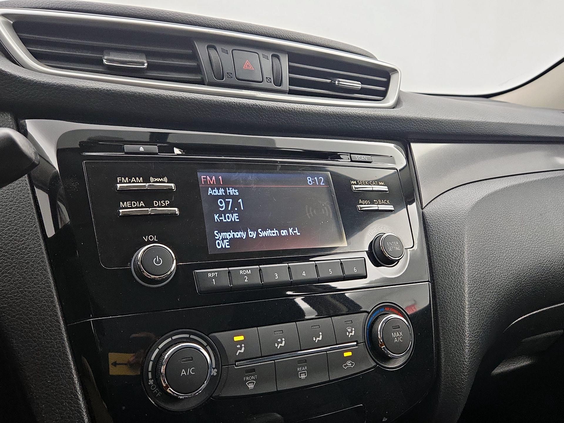 Thumbnail: 2016 Nissan Rogue - 15
