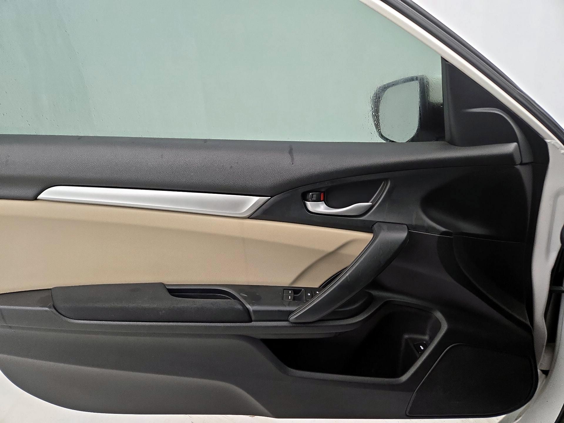 Thumbnail: 2016 Honda Civic - 12