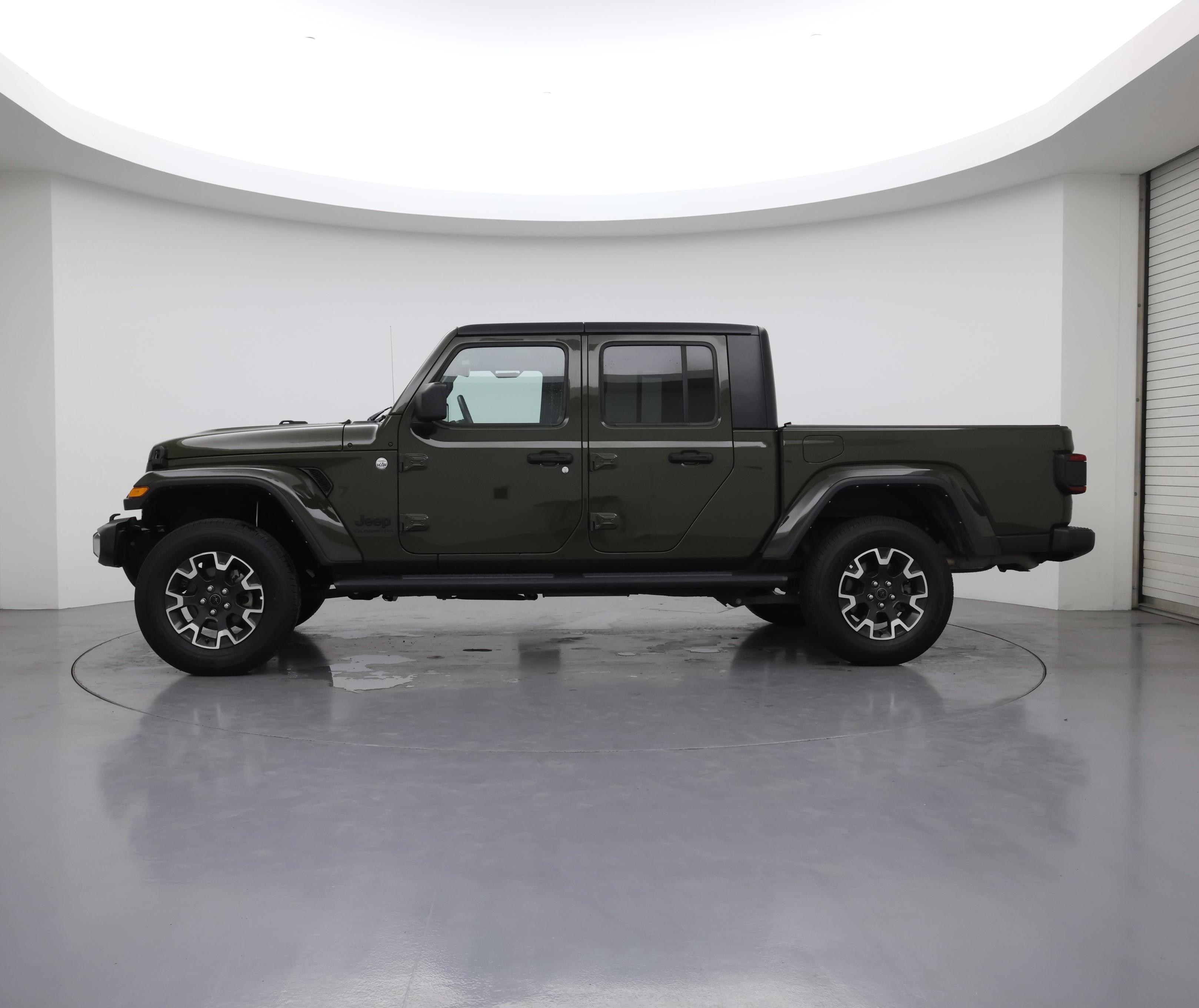 Thumbnail: 2021 Jeep Gladiator - 3