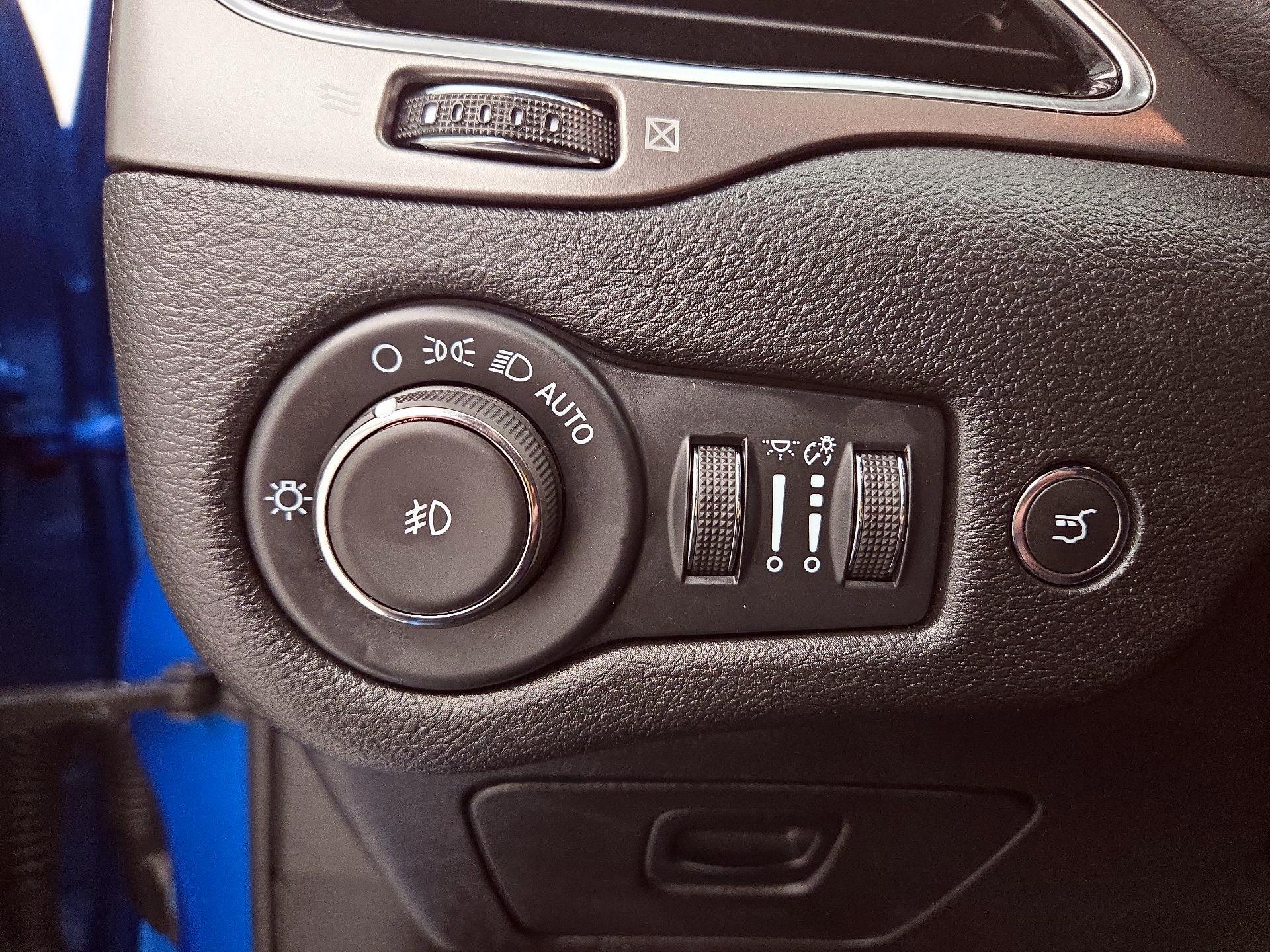 Thumbnail: 2022 Jeep Cherokee - 13