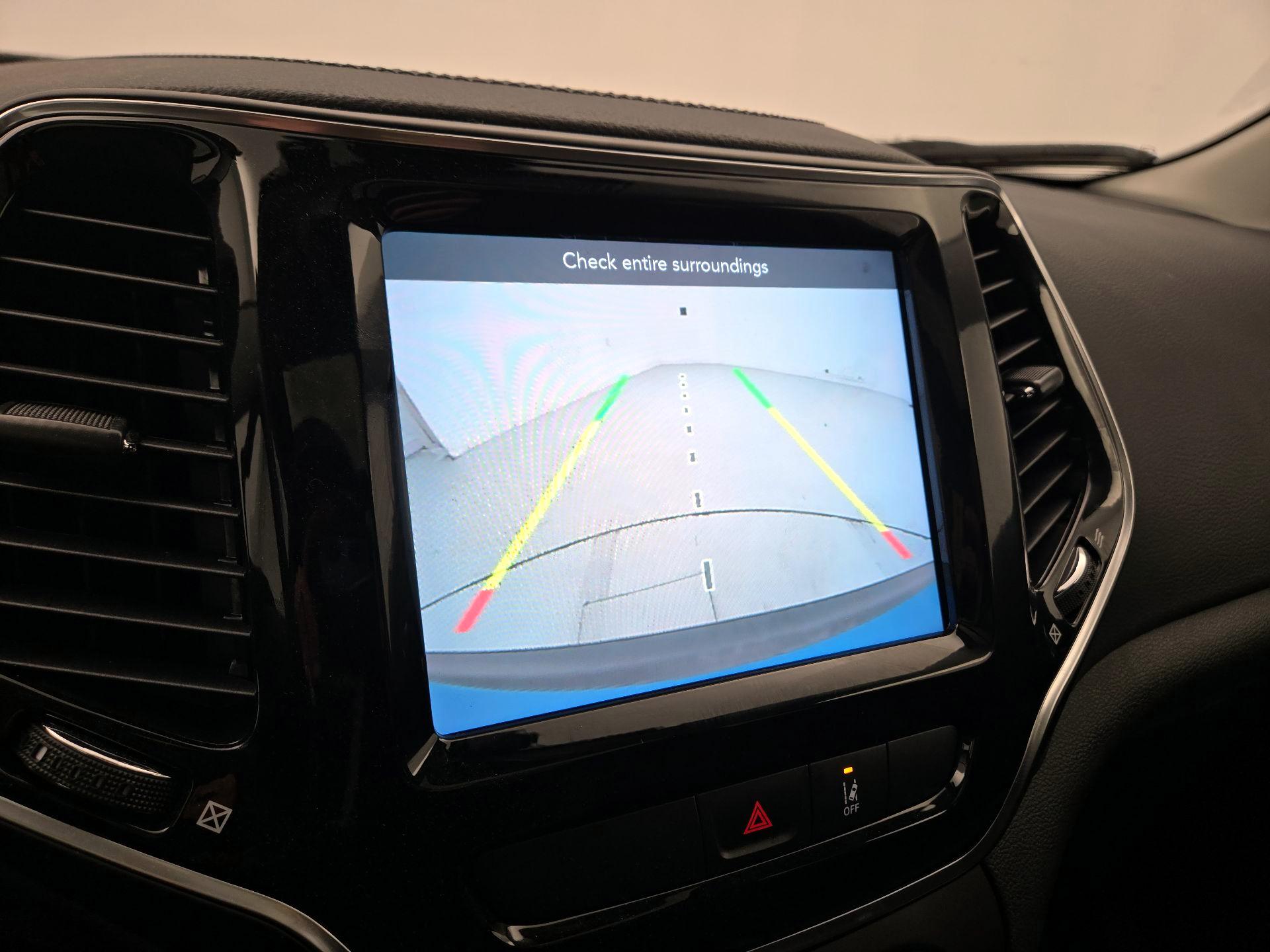 Thumbnail: 2022 Jeep Cherokee - 14