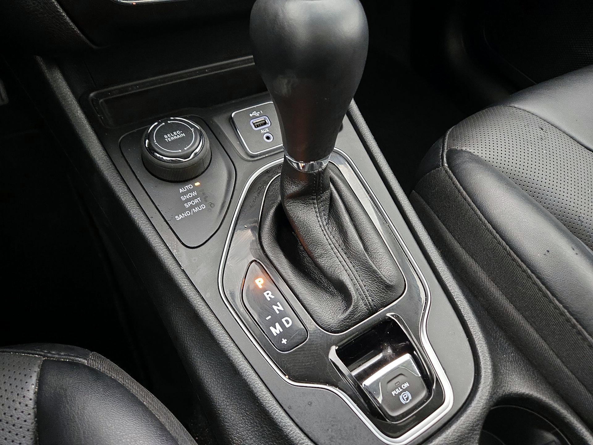 Thumbnail: 2022 Jeep Cherokee - 17