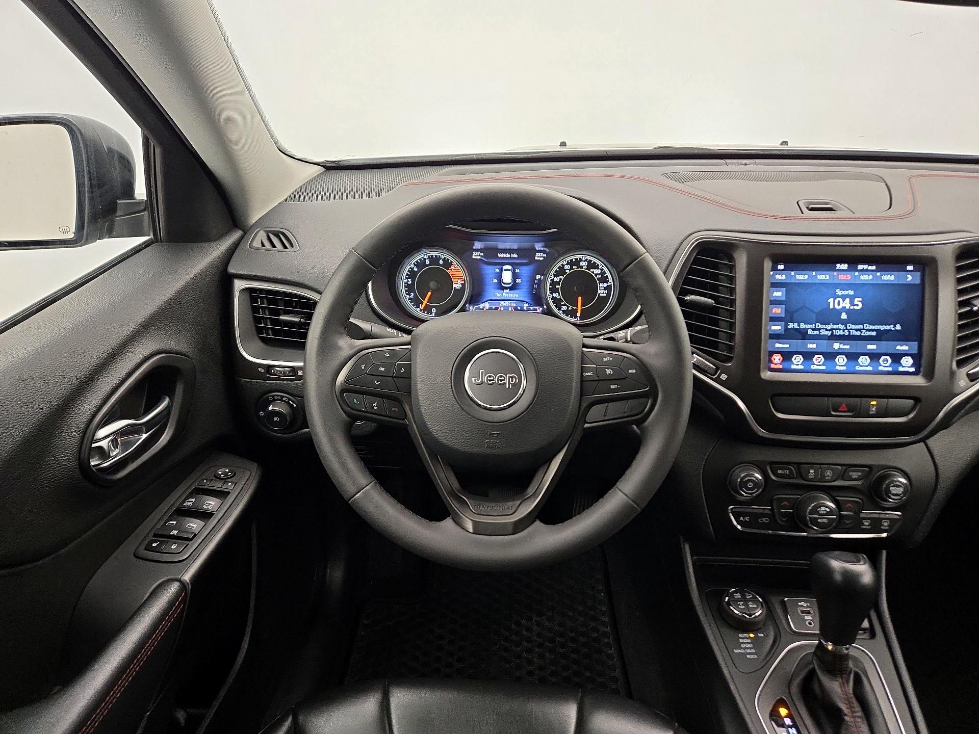 Thumbnail: 2022 Jeep Cherokee - 10