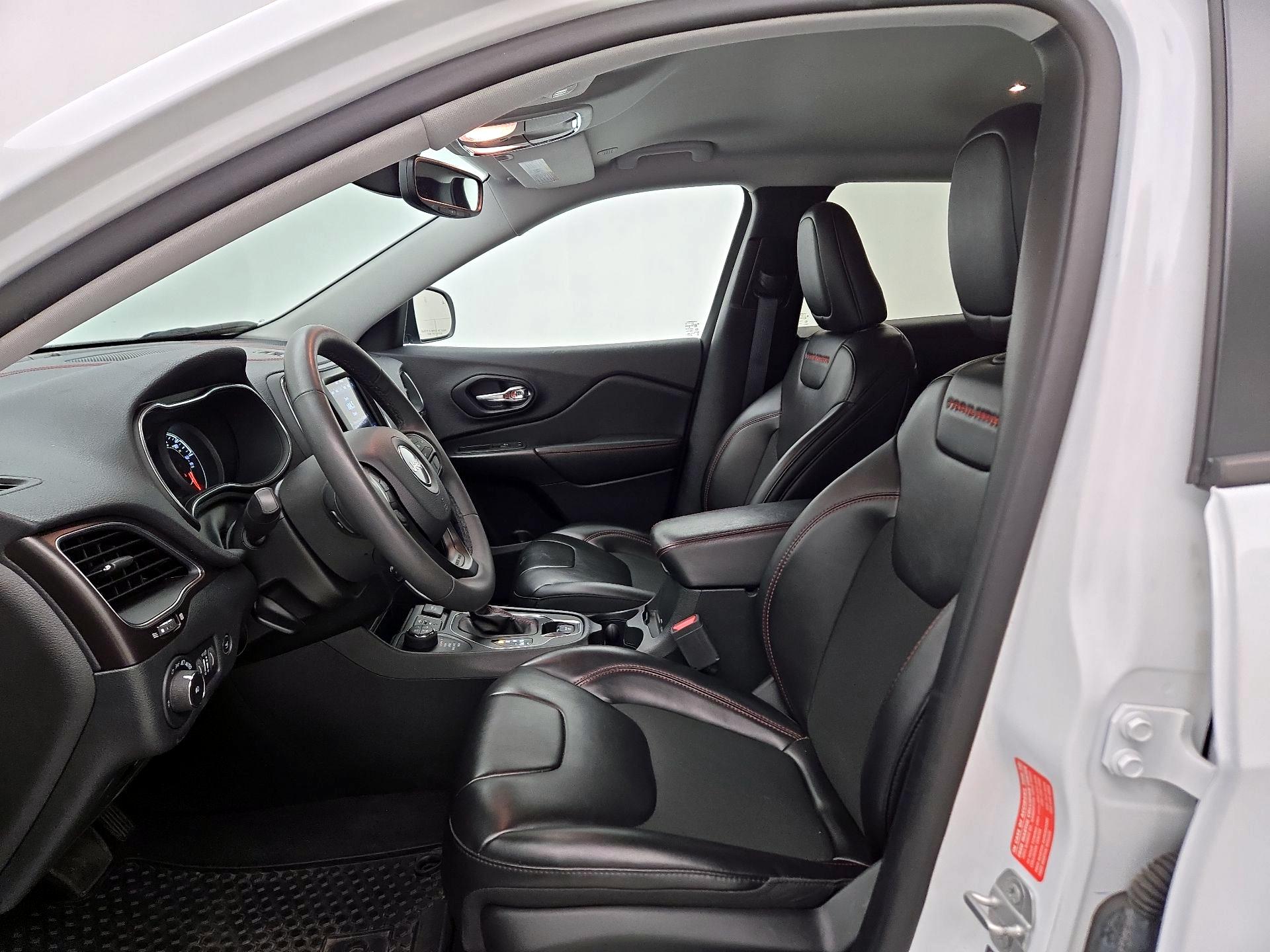 Thumbnail: 2022 Jeep Cherokee - 11