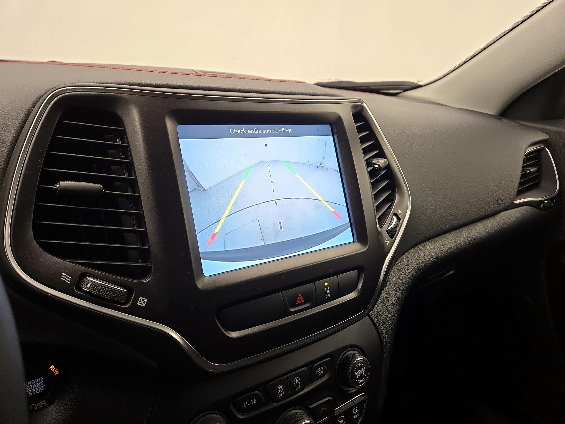 Thumbnail: 2022 Jeep Cherokee - 14