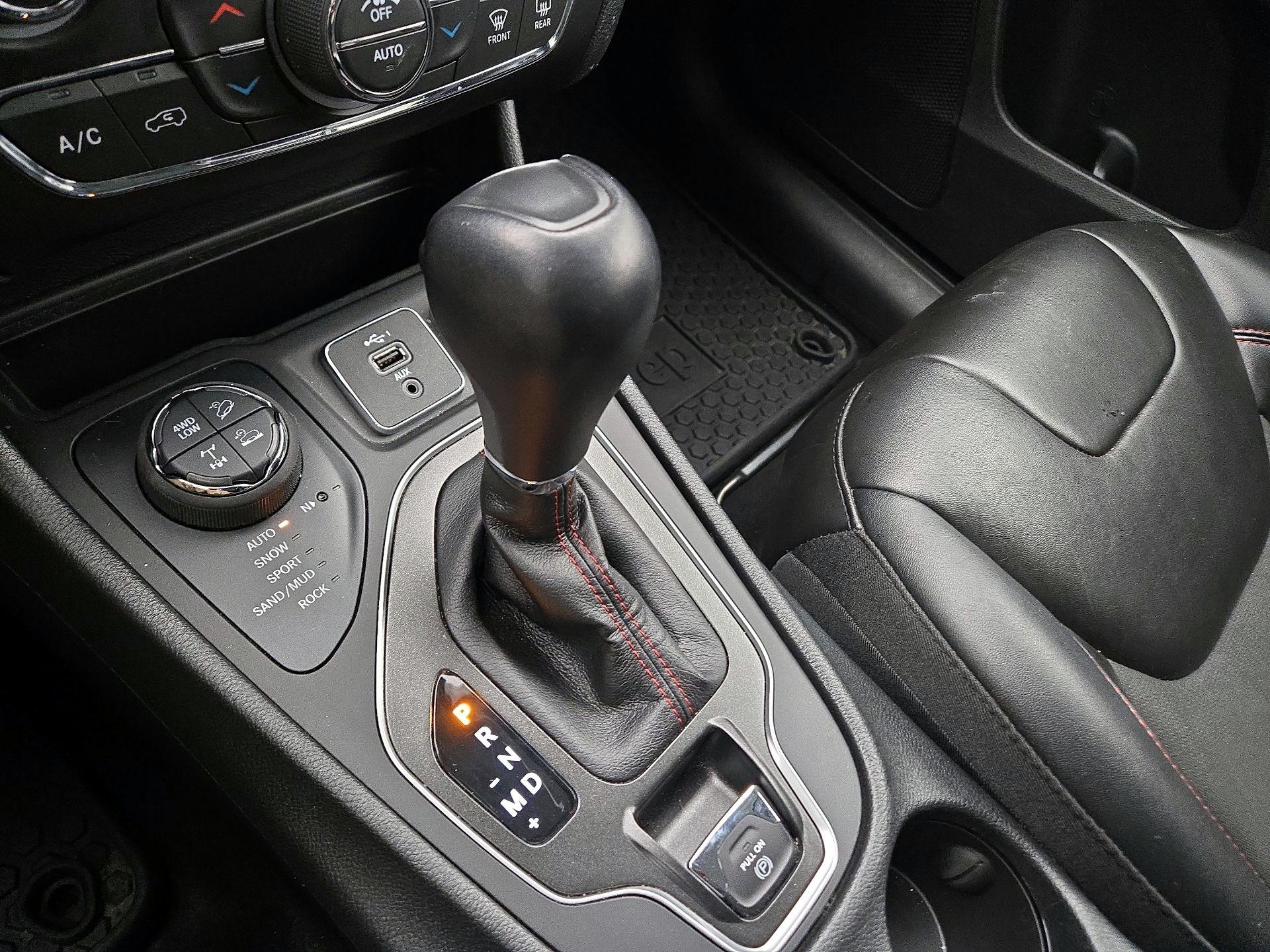 Thumbnail: 2022 Jeep Cherokee - 17