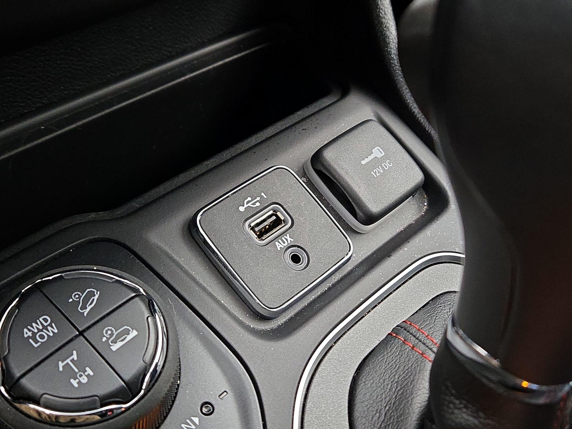 Thumbnail: 2022 Jeep Cherokee - 18