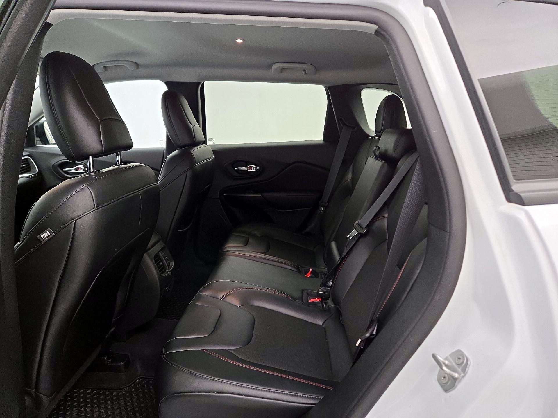 Thumbnail: 2022 Jeep Cherokee - 19