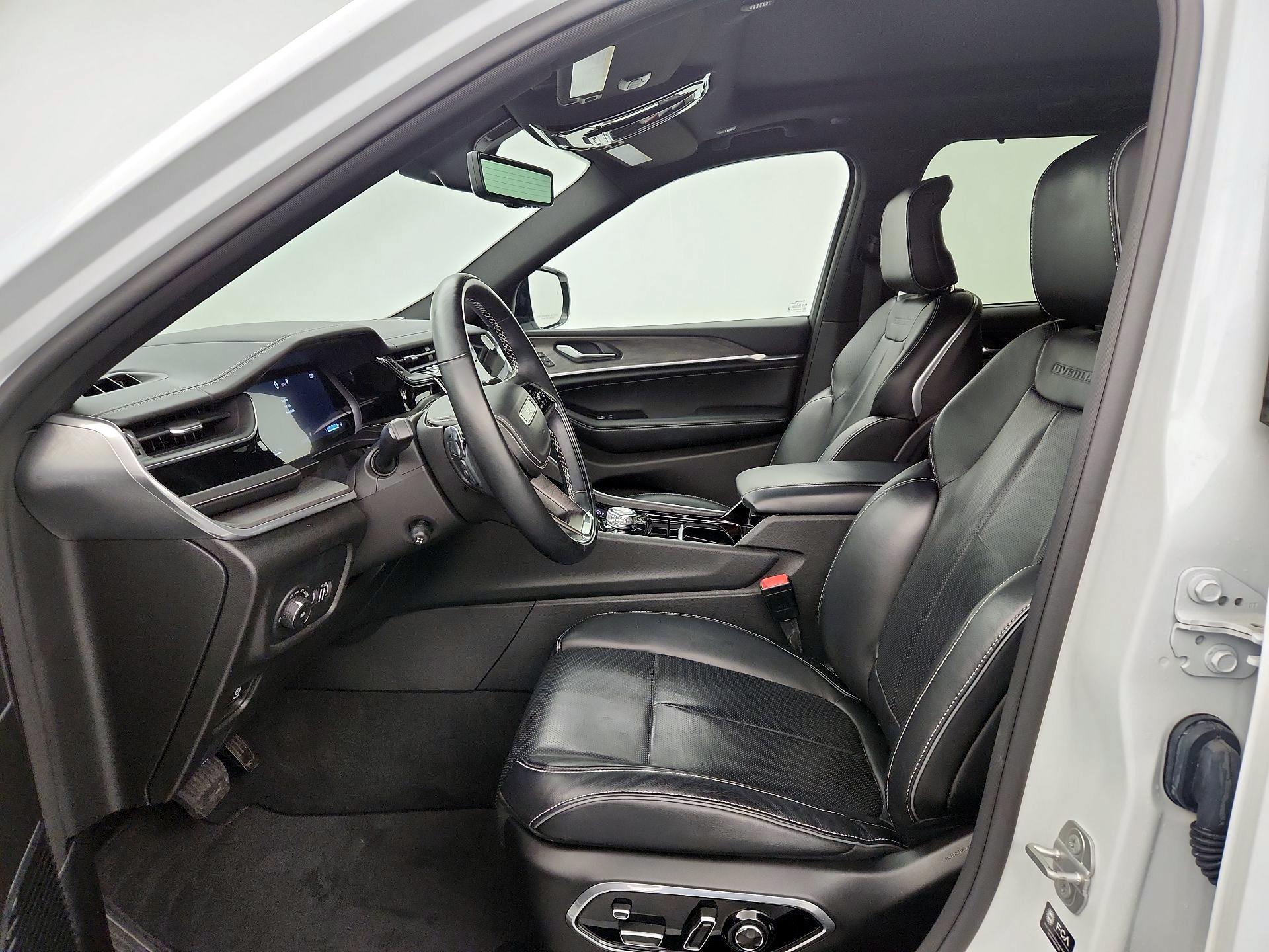 Thumbnail: 2022 Jeep Grand Cherokee - 11