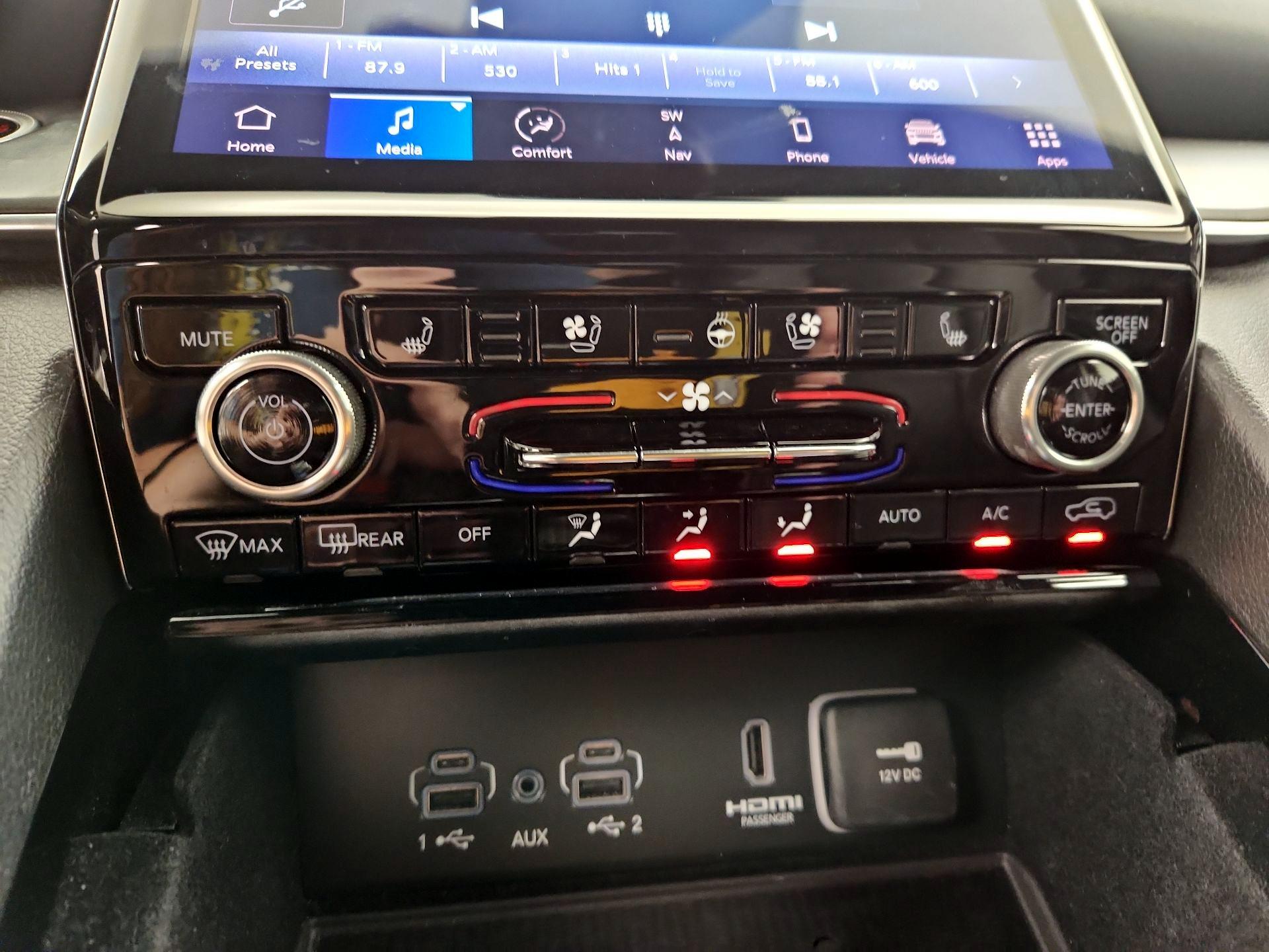 Thumbnail: 2022 Jeep Grand Cherokee - 16