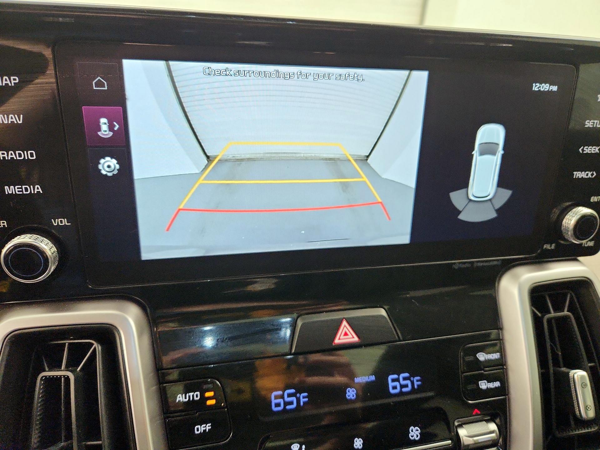 Thumbnail: 2023 Kia Sorento - 14