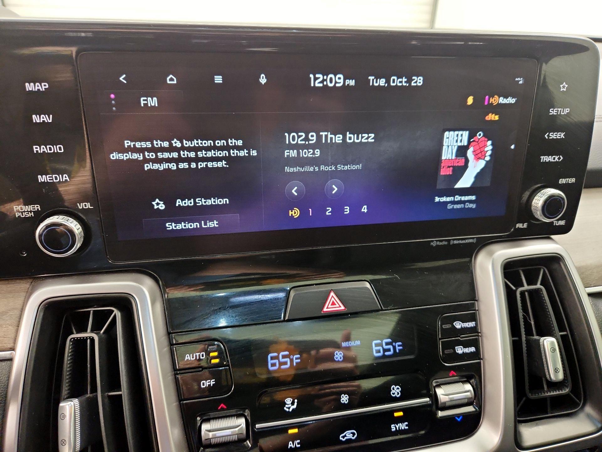 Thumbnail: 2023 Kia Sorento - 15