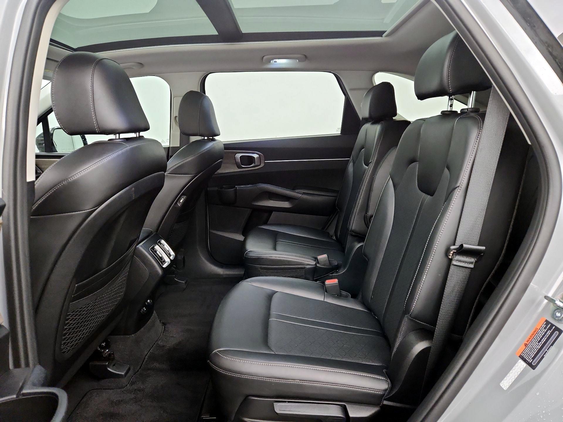 Thumbnail: 2023 Kia Sorento - 20