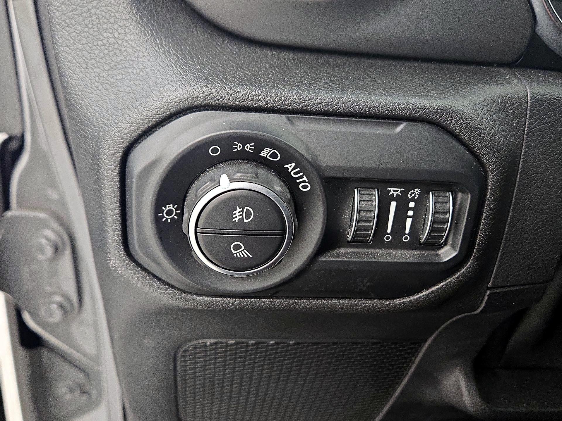 Thumbnail: 2021 Jeep Gladiator - 13