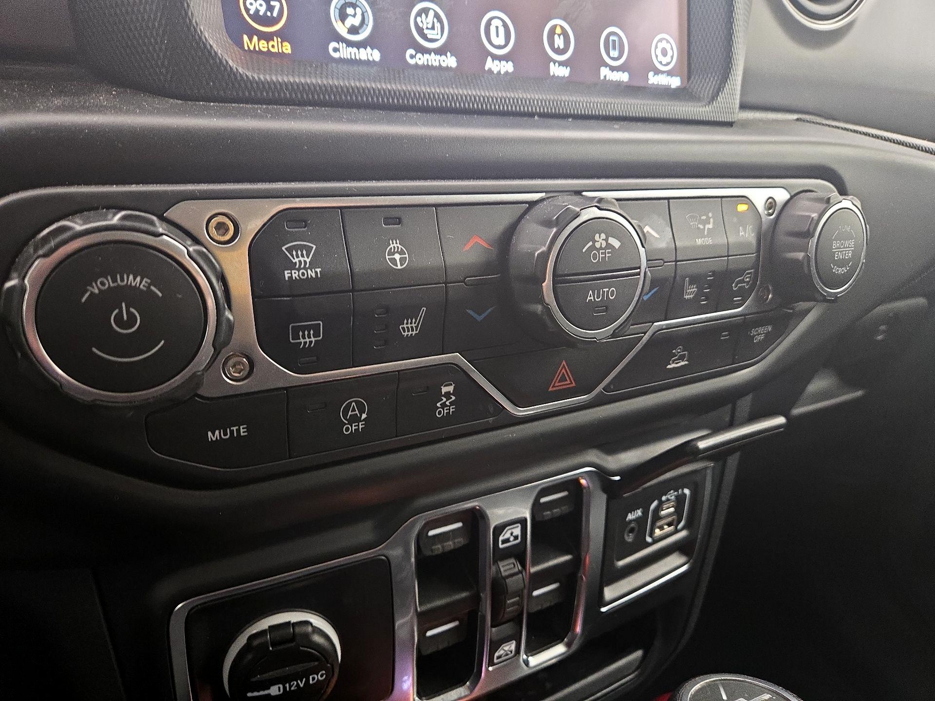 Thumbnail: 2021 Jeep Gladiator - 17