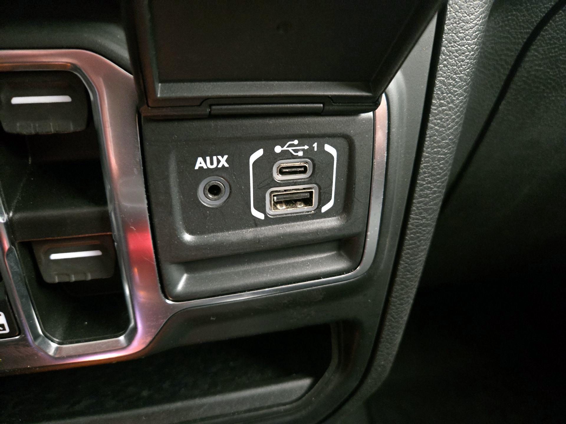 Thumbnail: 2021 Jeep Gladiator - 19