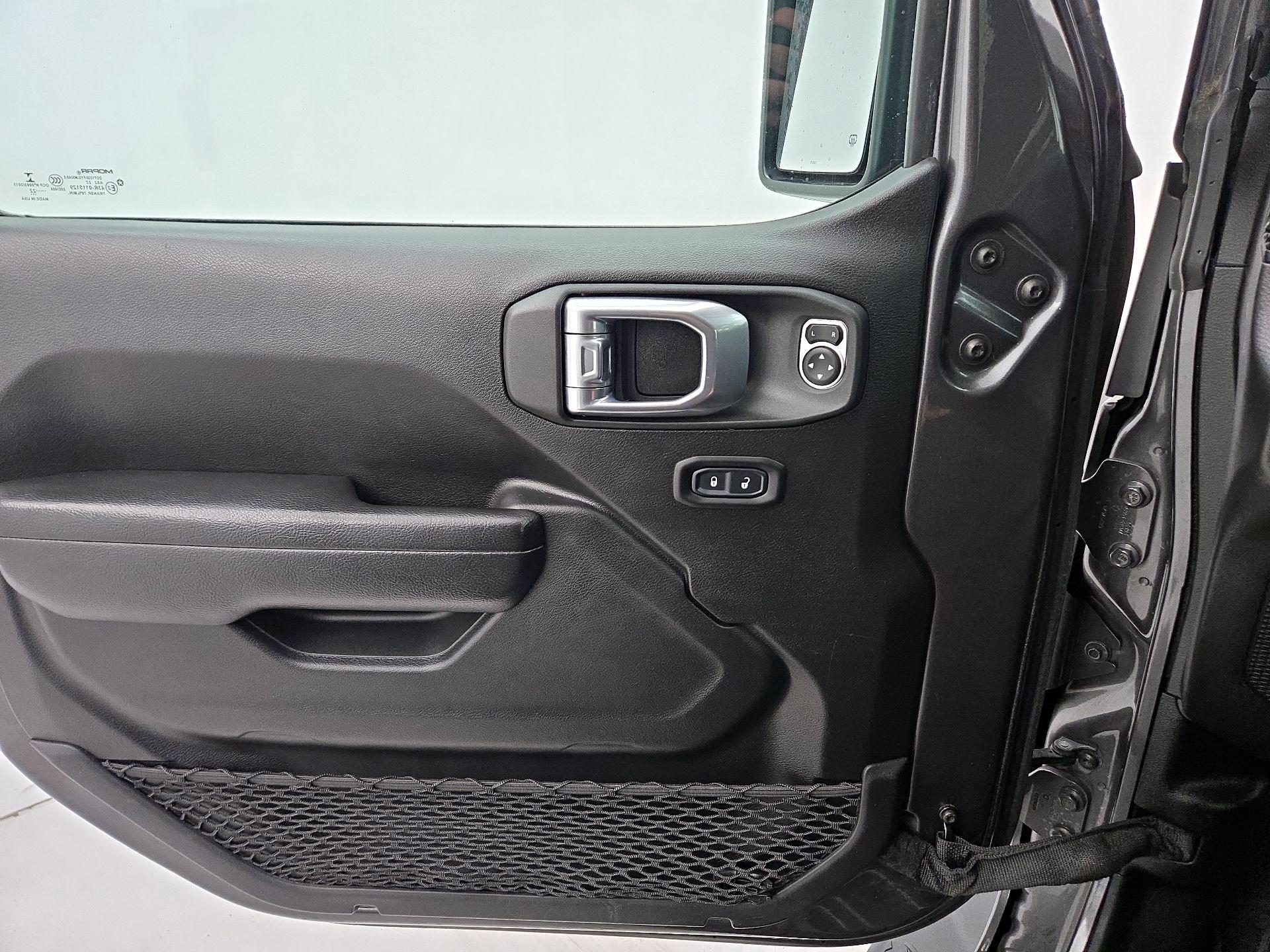 Thumbnail: 2022 Jeep Gladiator - 12