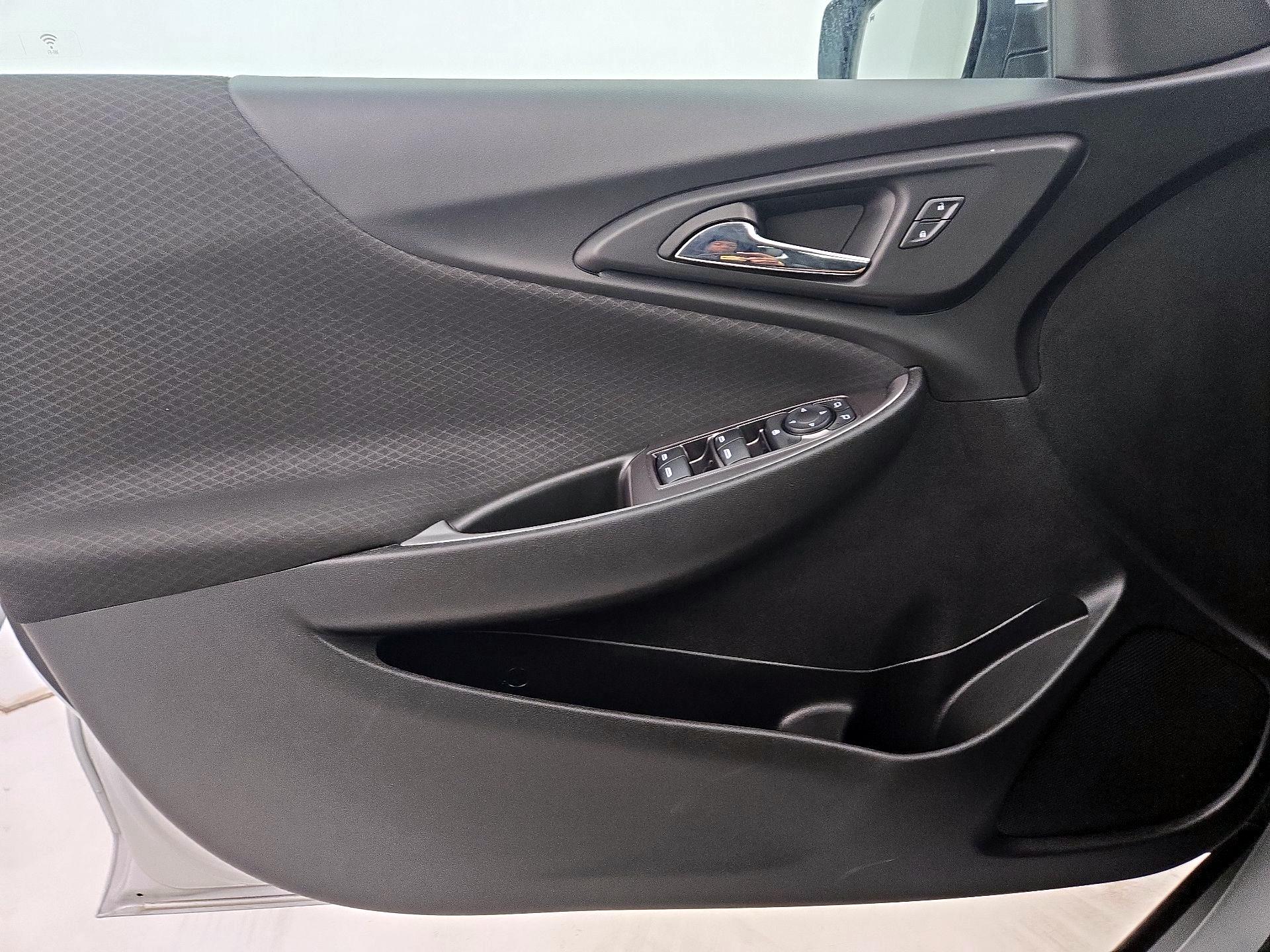 Thumbnail: 2021 Chevrolet Malibu - 12