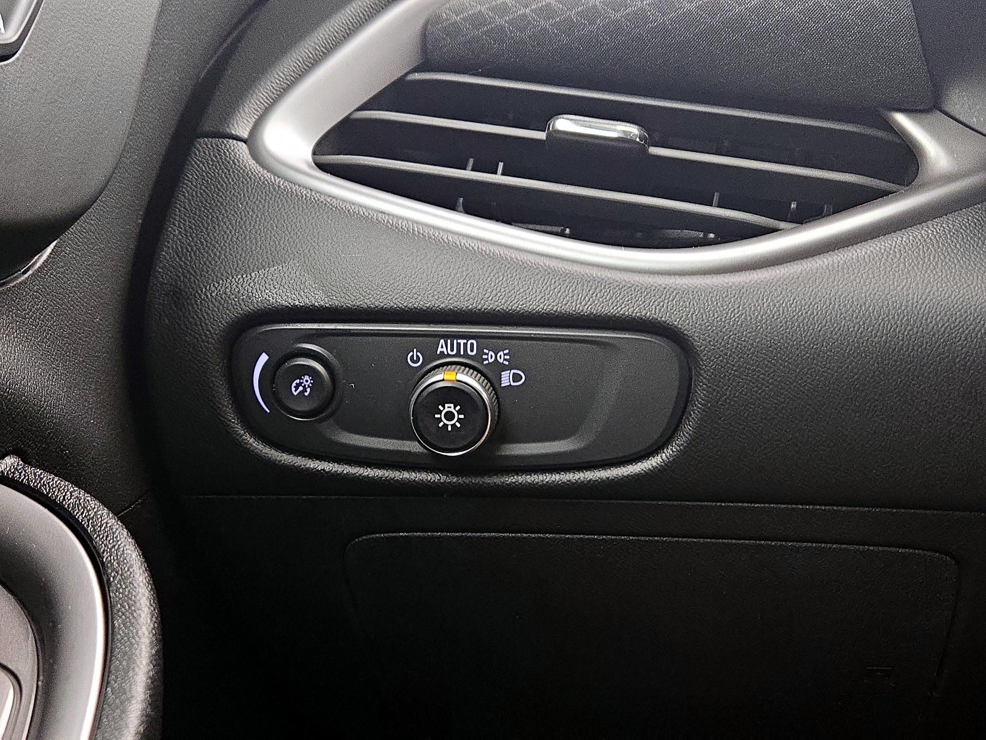 Thumbnail: 2021 Chevrolet Malibu - 13