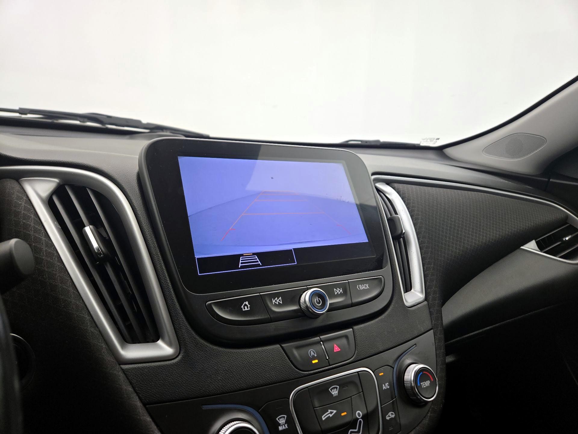 Thumbnail: 2021 Chevrolet Malibu - 14