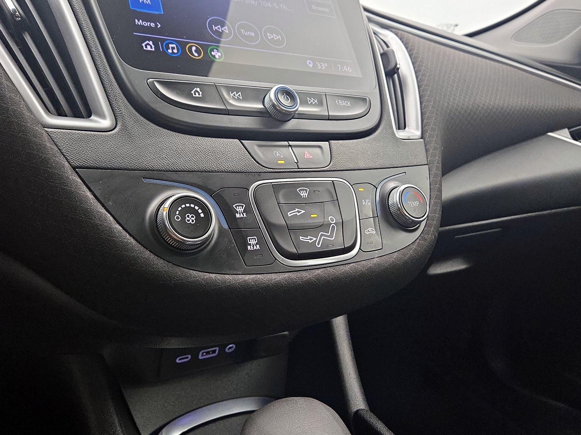 Thumbnail: 2021 Chevrolet Malibu - 16