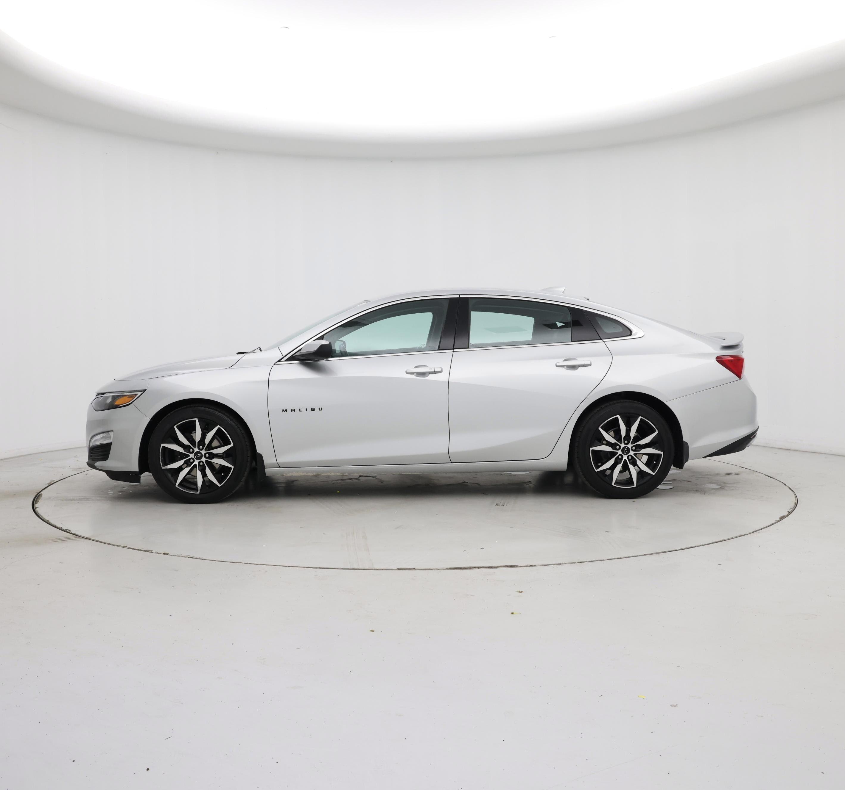 Thumbnail: 2021 Chevrolet Malibu - 3