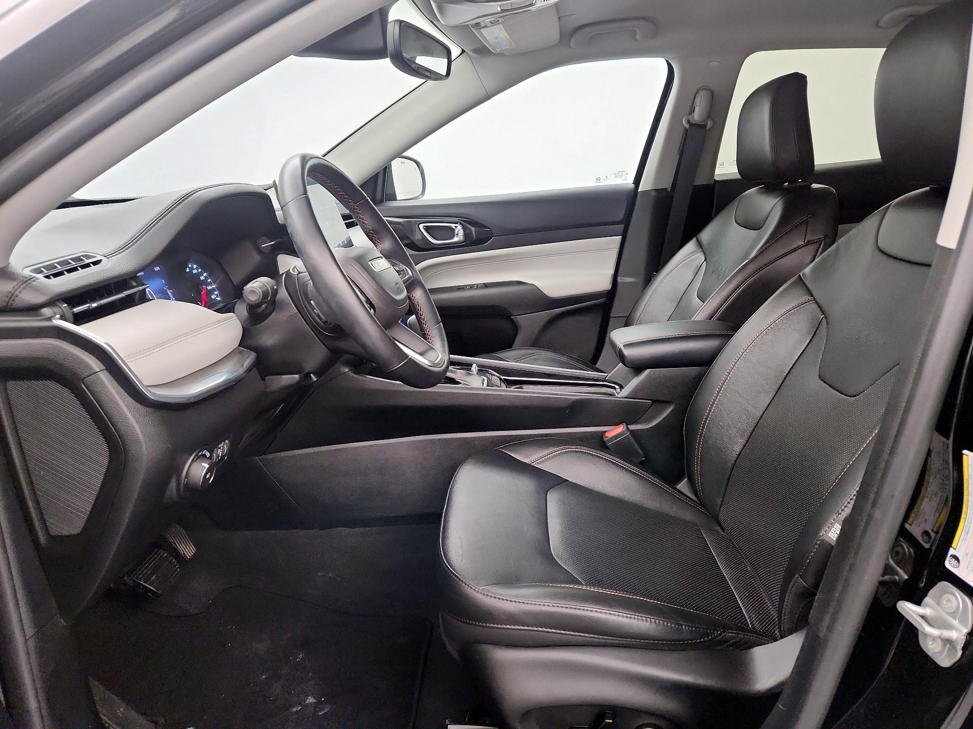 Thumbnail: 2022 Jeep Compass - 11