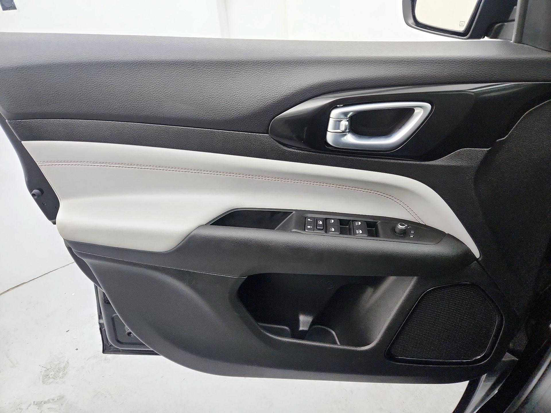 Thumbnail: 2022 Jeep Compass - 12