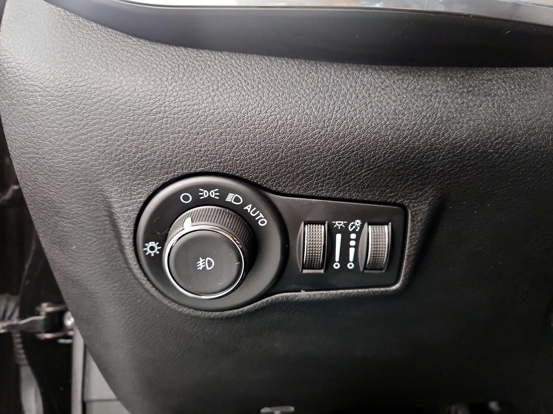 Thumbnail: 2022 Jeep Compass - 13