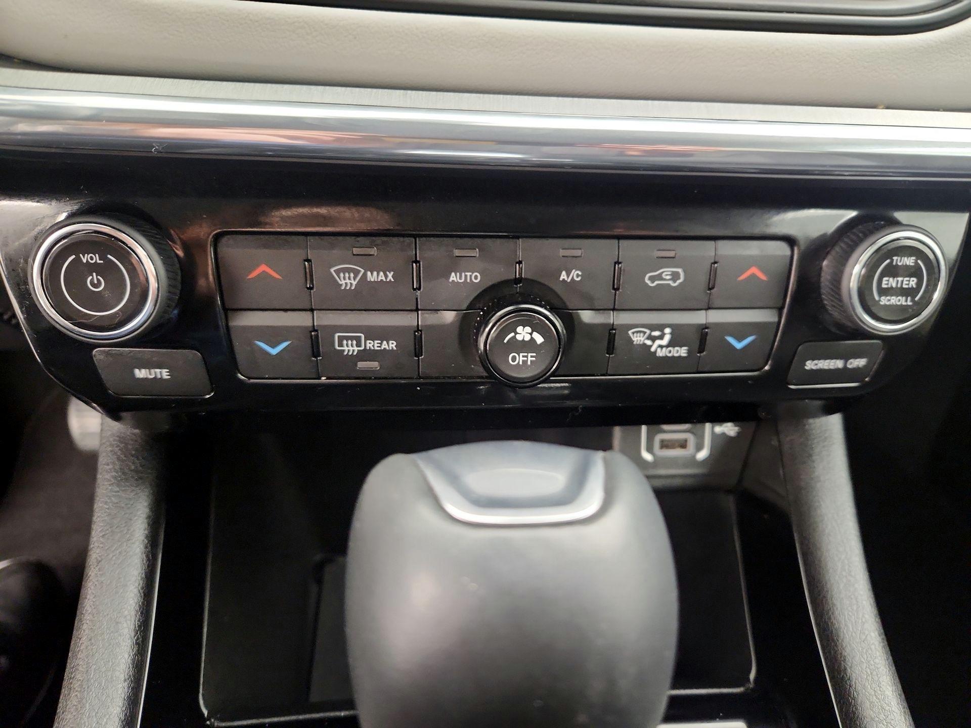 Thumbnail: 2022 Jeep Compass - 16