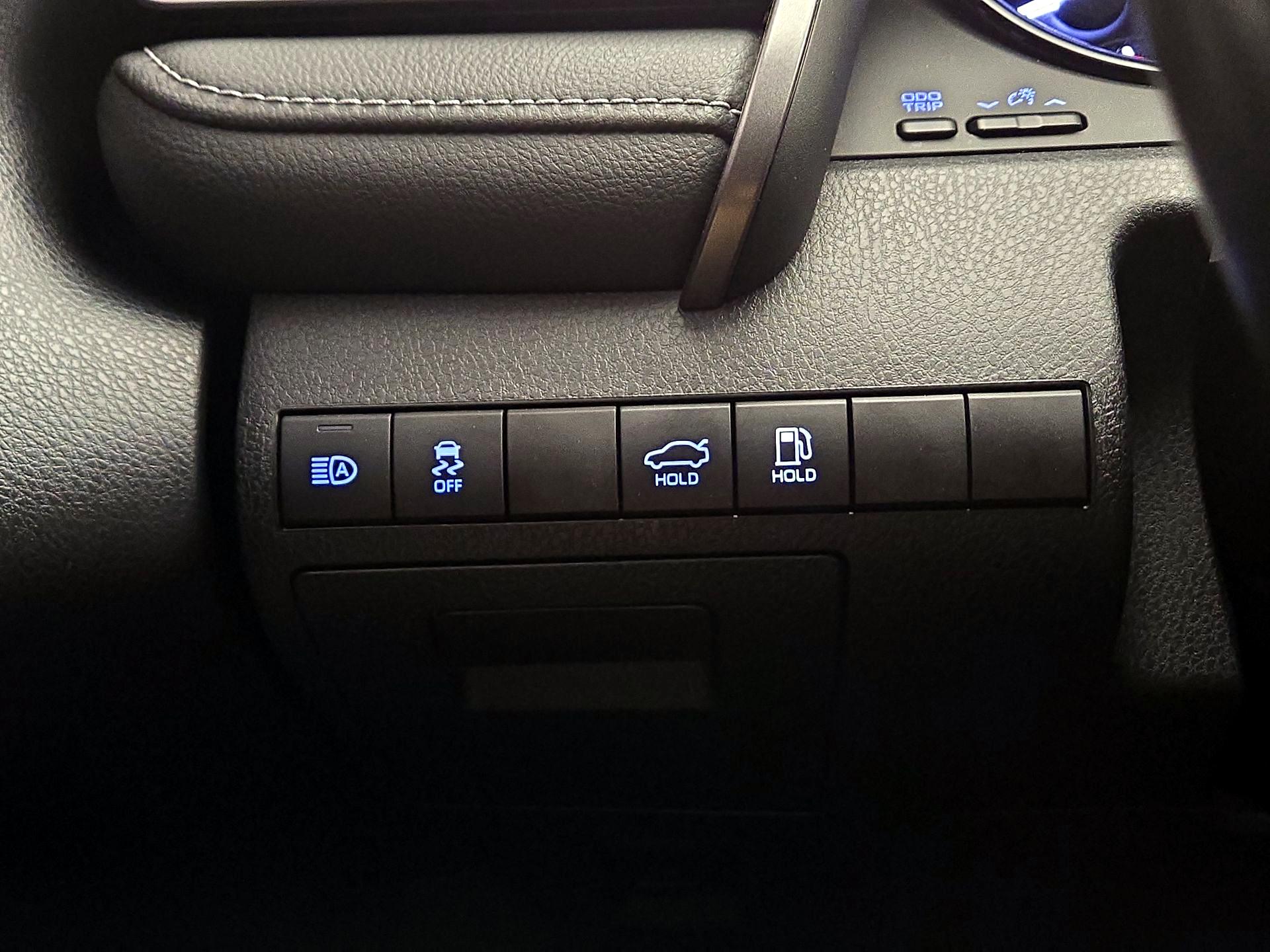 Thumbnail: 2023 Toyota Camry - 13