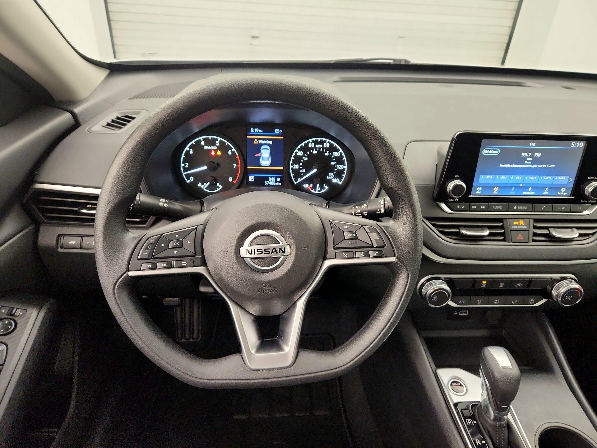 Thumbnail: 2022 Nissan Altima - 10