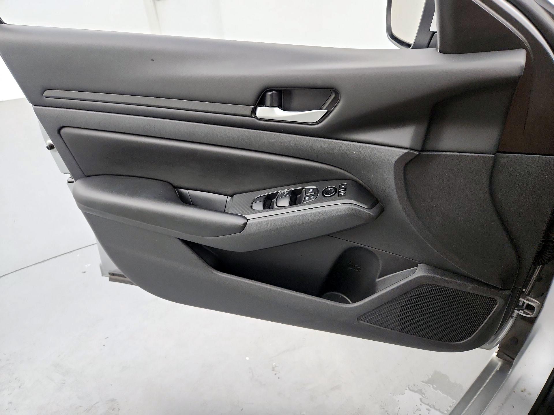 Thumbnail: 2022 Nissan Altima - 12