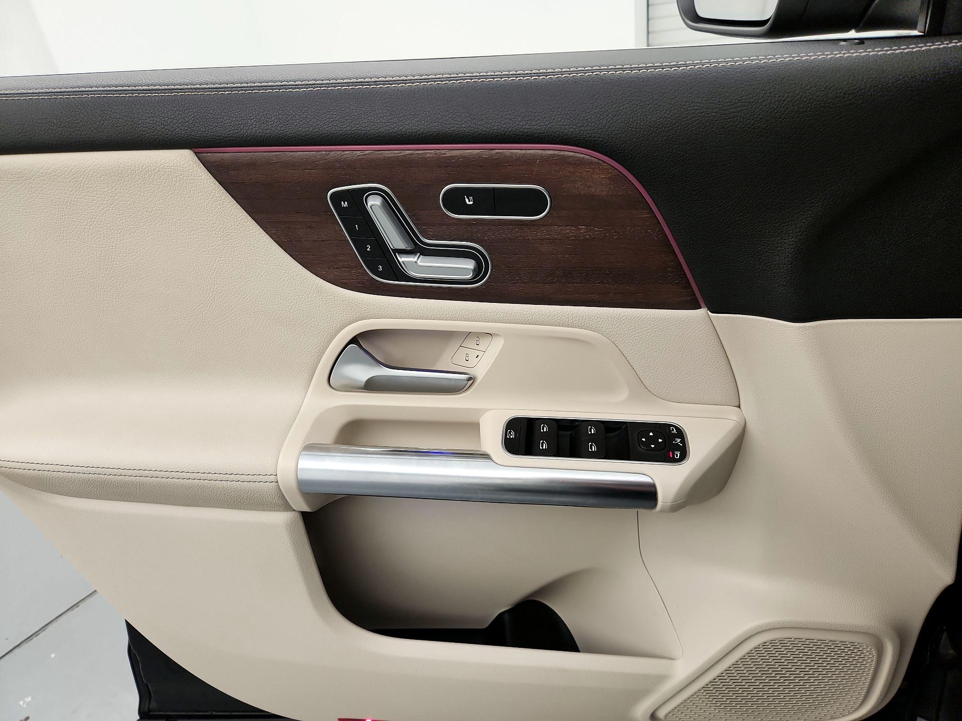 Thumbnail: 2022 Mercedes-Benz GLA - 12